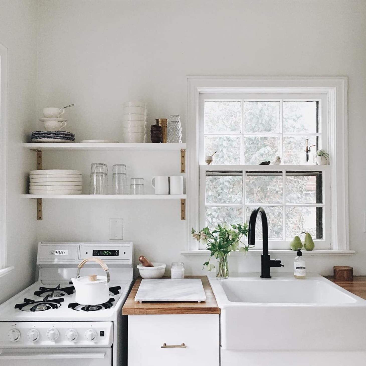 A Dozen Inspiring All White  Kitchens Apartment  Therapy