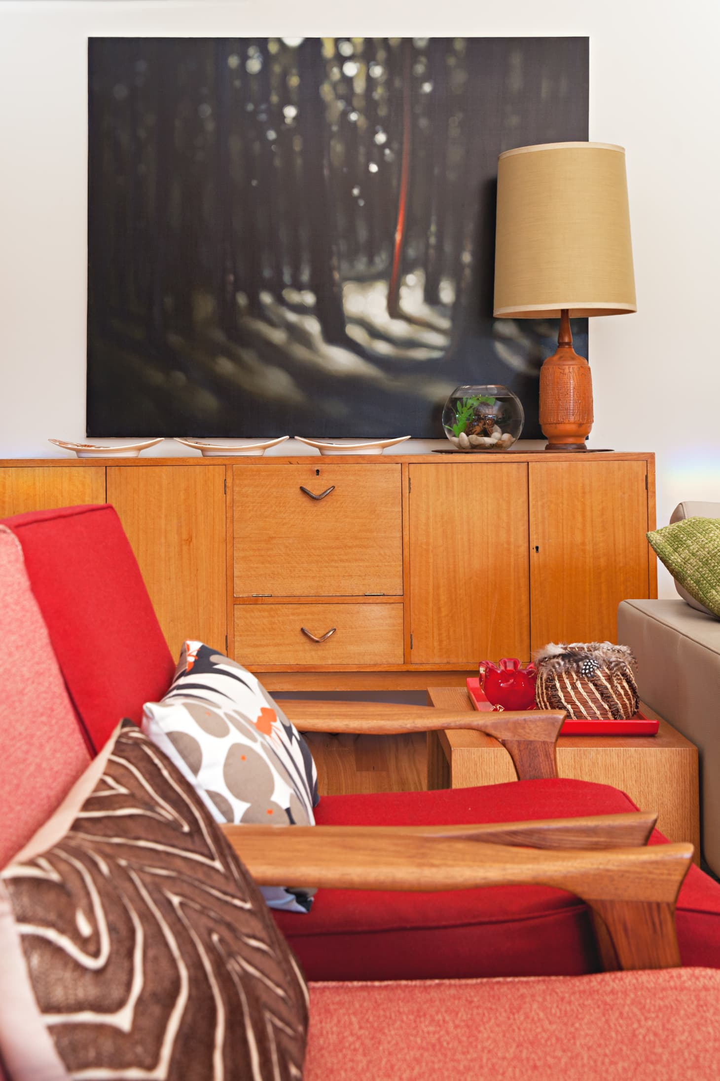 House Tour Colorful, LowKey Retro Style in Melbourne