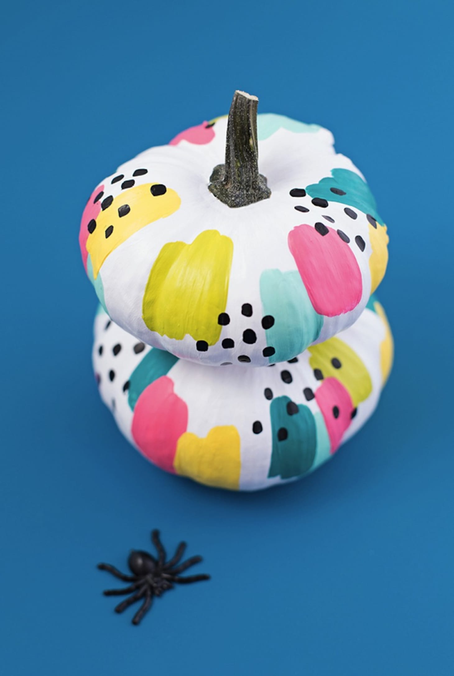 pumpkin-painting-ideas-for-a-stylish-halloween-apartment-therapy