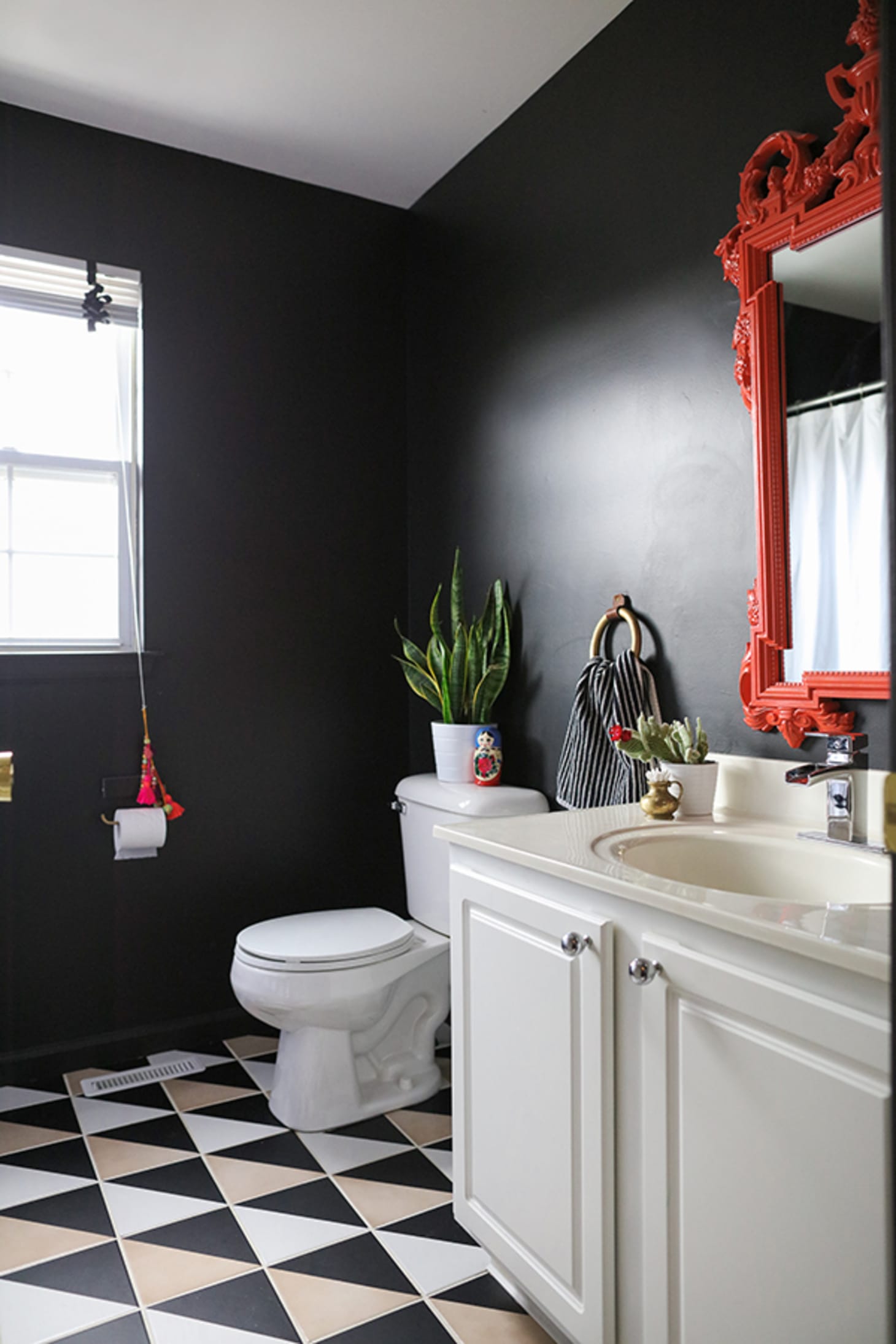 Reinvent Your Rental: DIY Ideas to Revive Rental Bathrooms ... Reinvent Your Rental: DIY Ideas to Revive Rental Bathrooms ... on Apartment Bathroom Ideas
id=85582