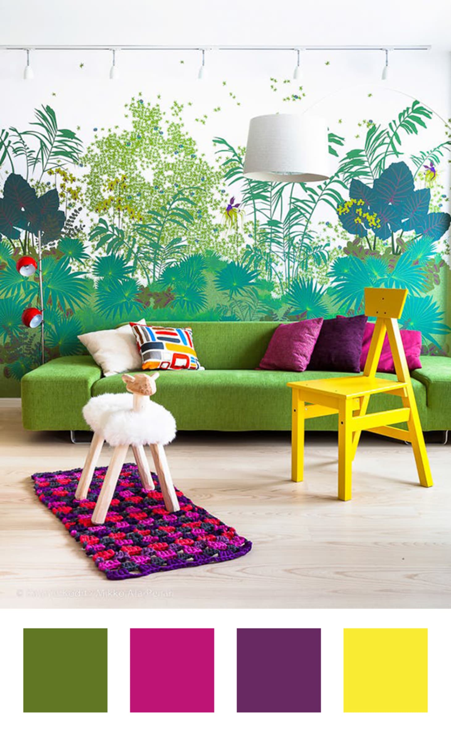 what colour compliments forest green