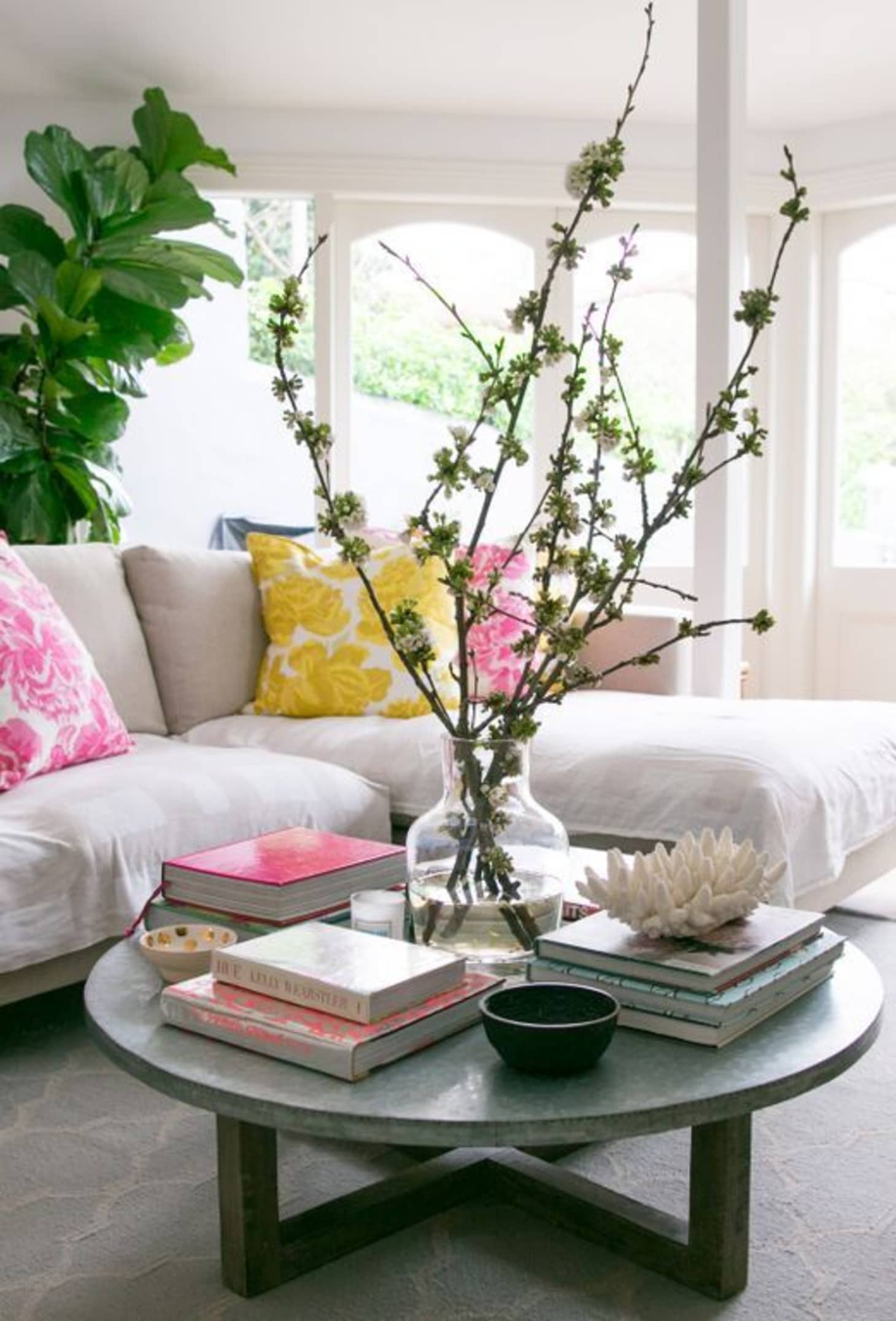 Ideas For How to Style a Round Coffee Table | Apartment ...