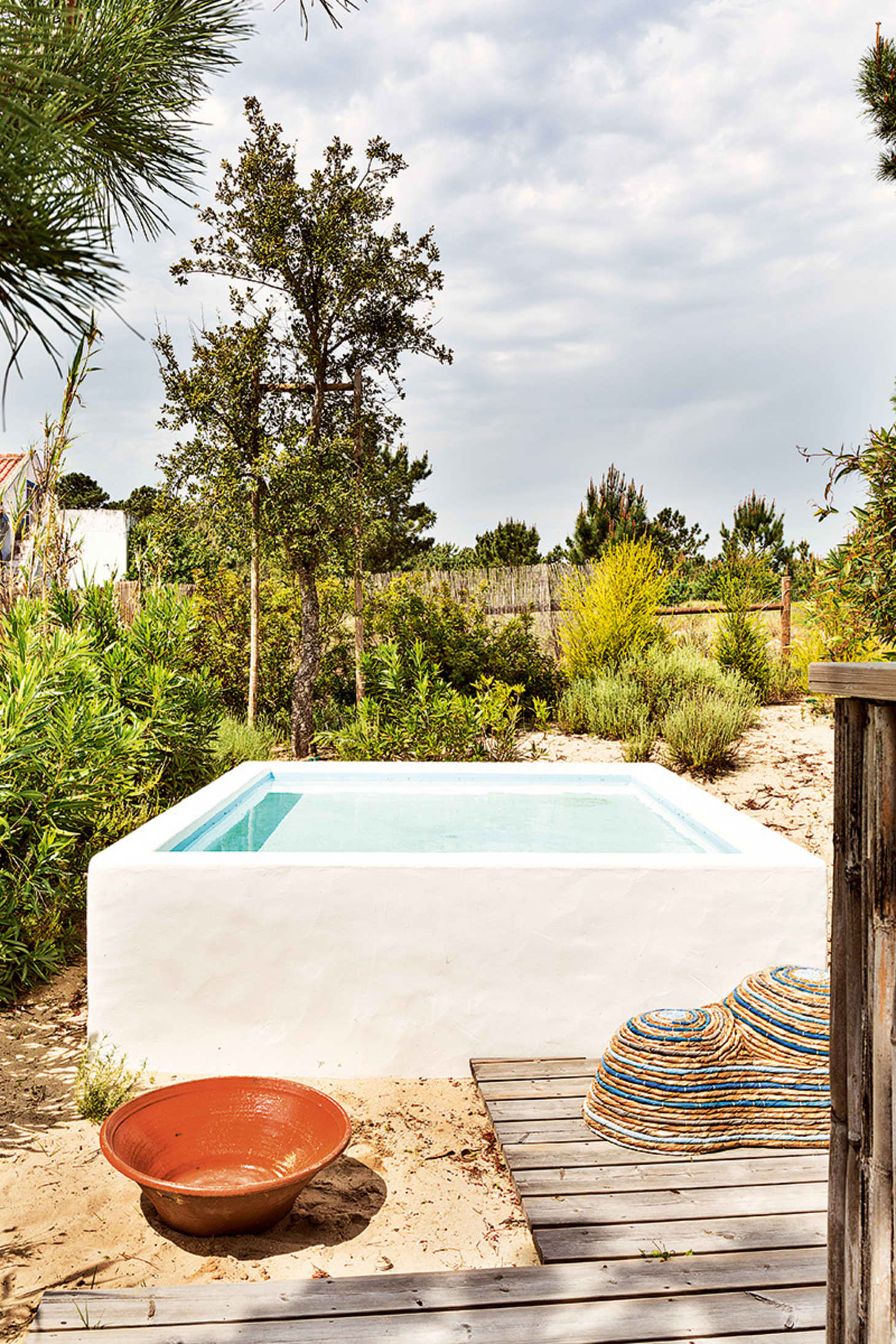 swimming pool for small spaces