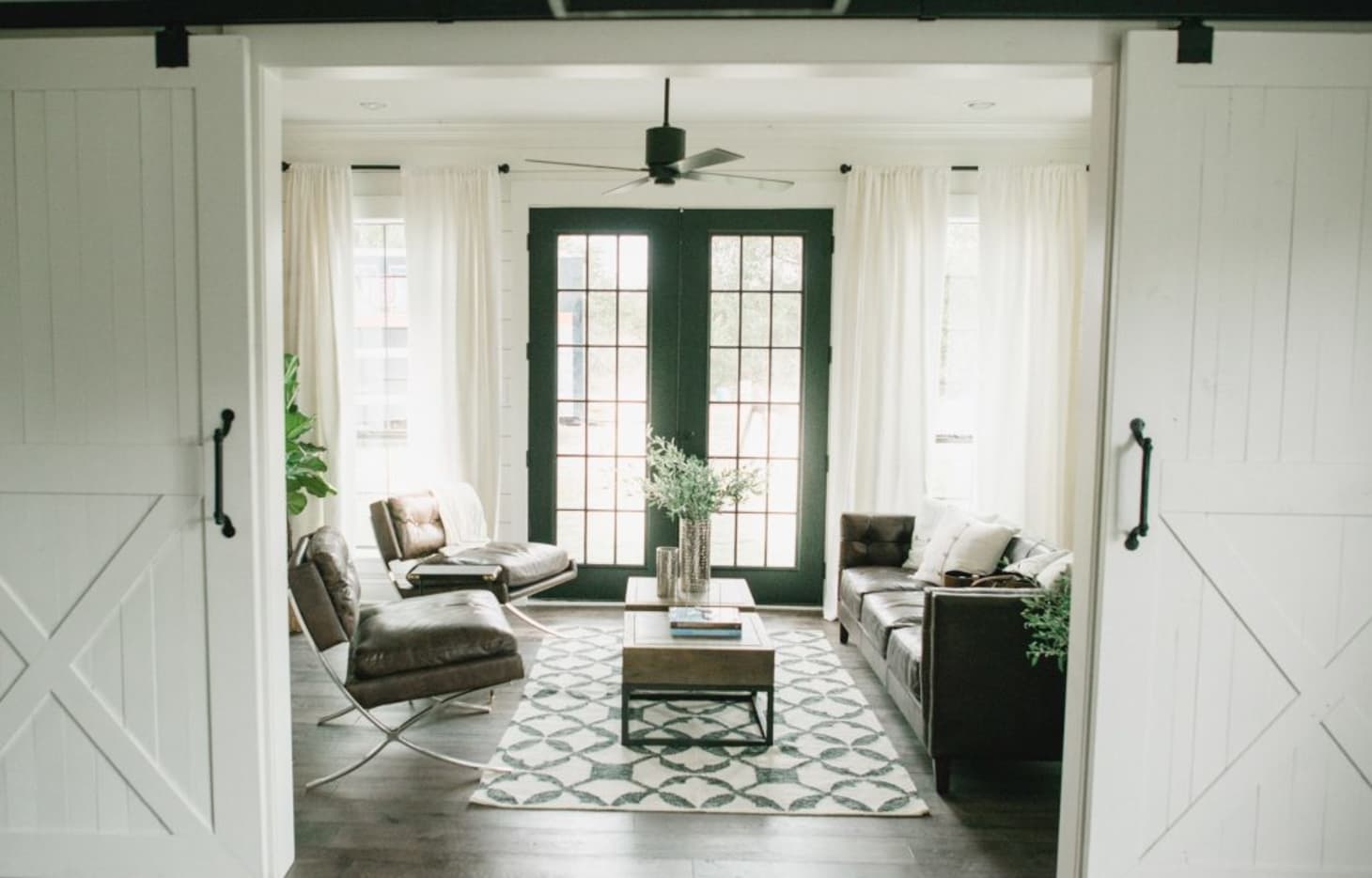 Our Favorite Homes from 'Fixer Upper' Apartment Therapy