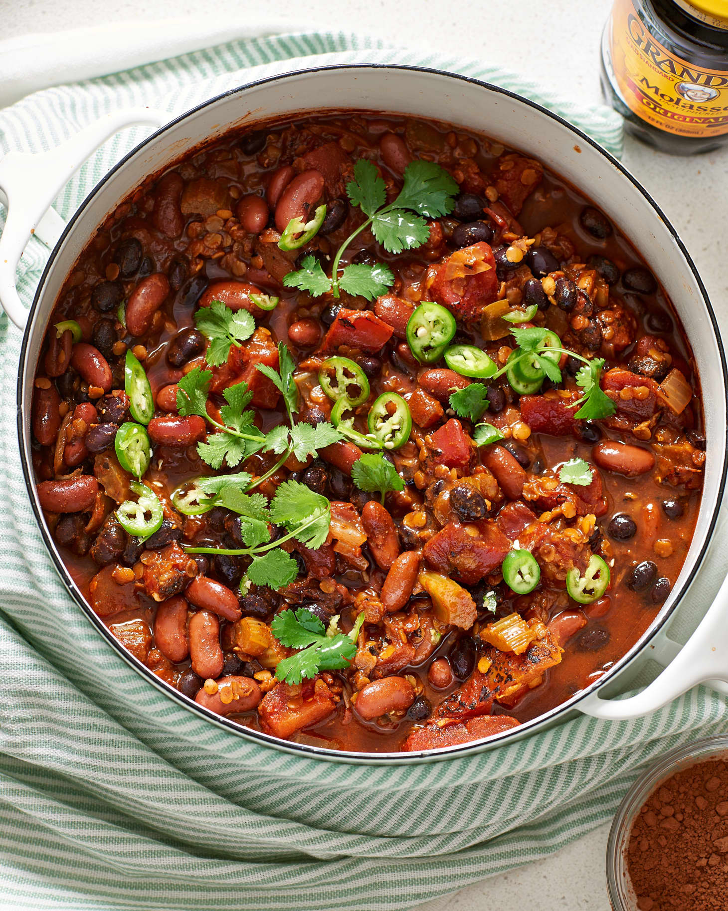 Ingredients to Make Any Vegetarian Chili Taste Amazing