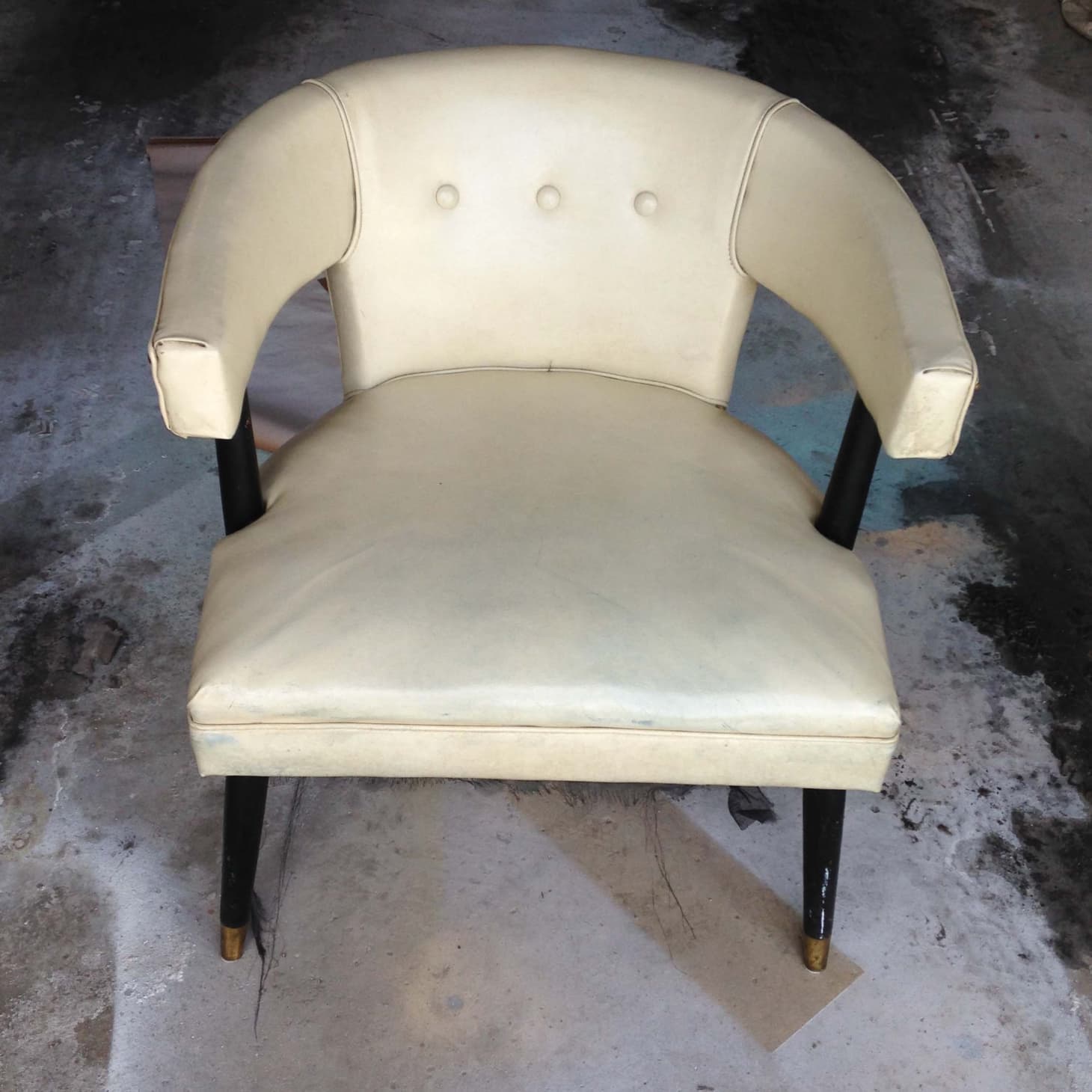 Diy Project Test Lab Results We Tried 3 Vinyl Upholstery Spray Image Credit Ashley Poskin