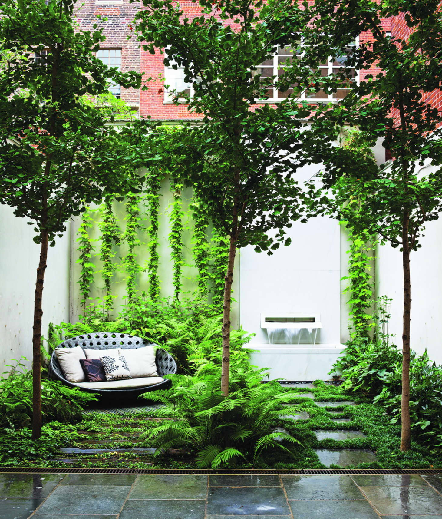 Landscape Inspiration: A Dozen Lush & Lovely Townhouse Backyards ...