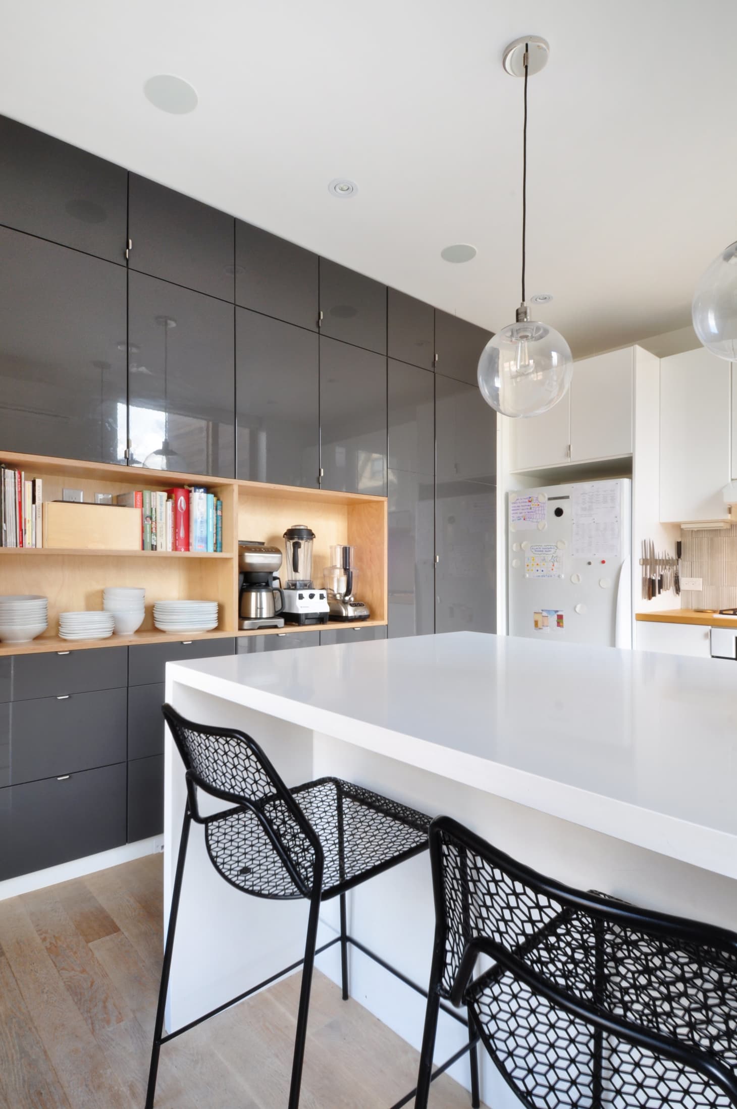 10 “Livably Minimalist” Modern Kitchens from Real Homes Apartment Therapy