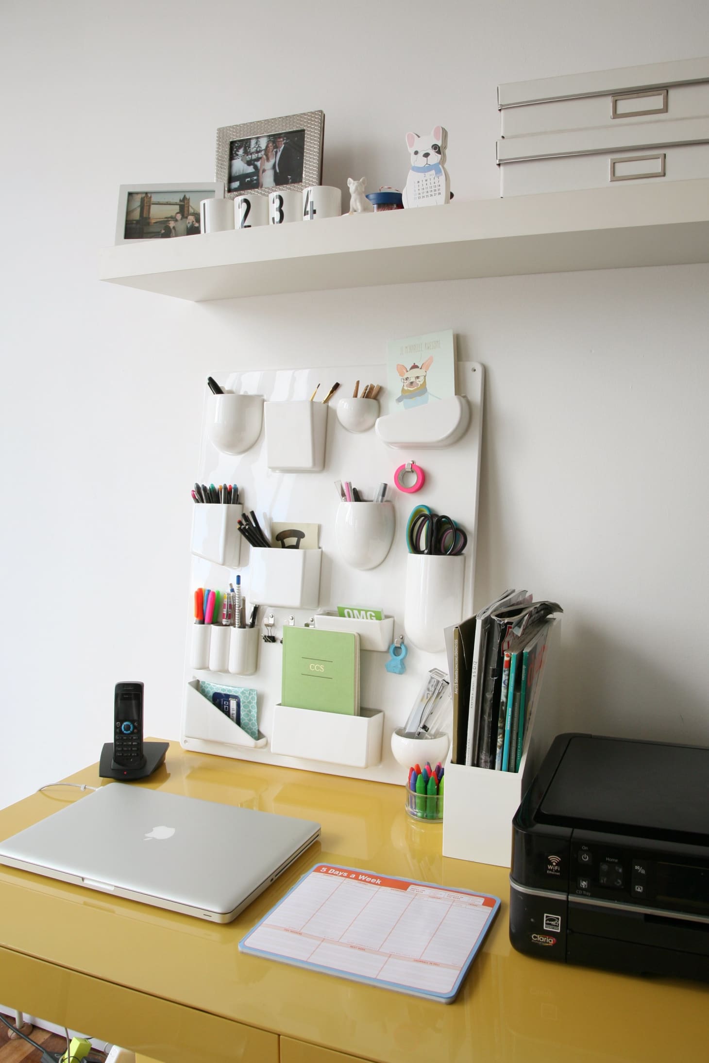 5 Ways to Organize a Desk Without Drawers | Apartment Therapy