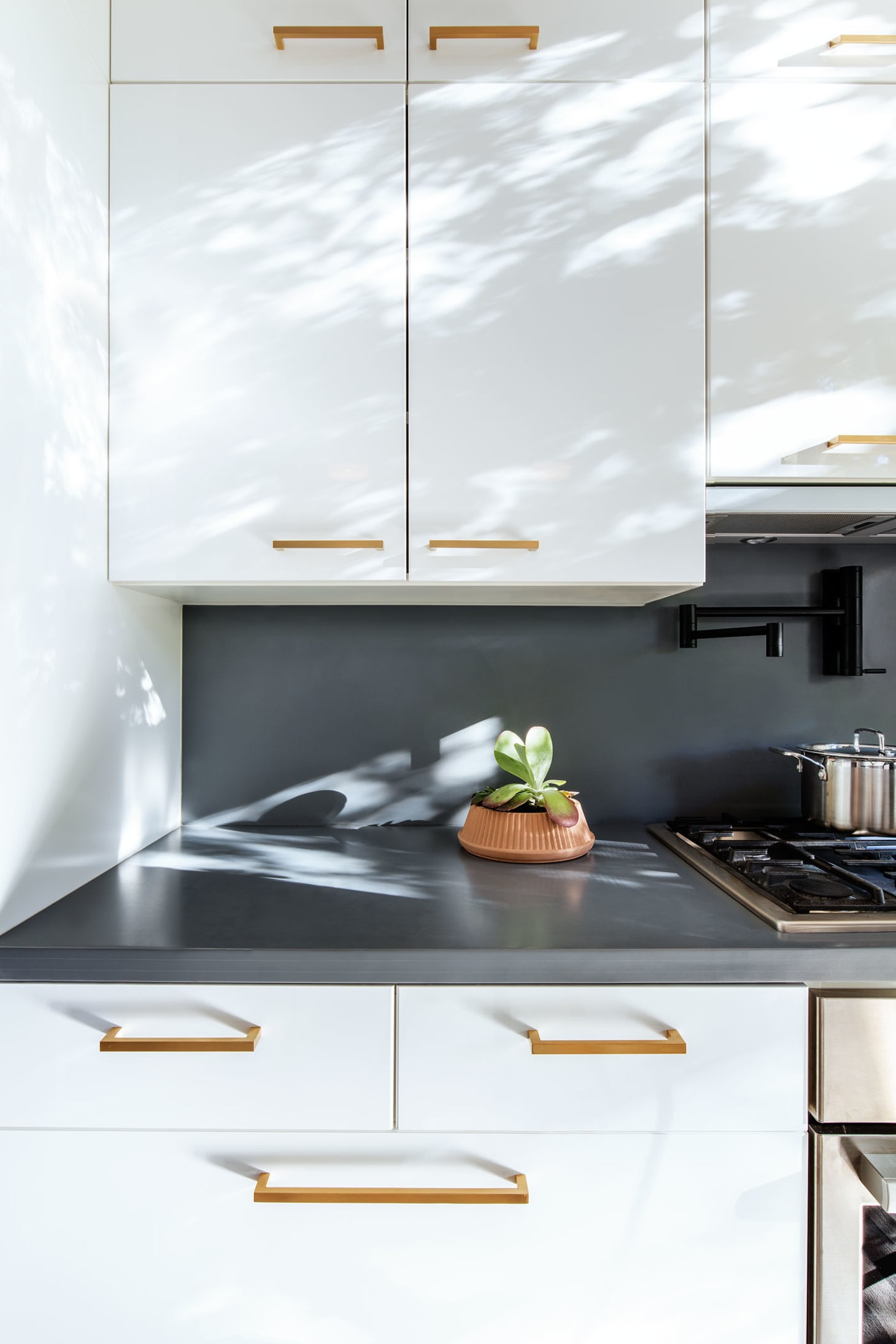 IKEA Kitchen Cabinets: Pro Design Tips for Custom Look | Apartment Therapy