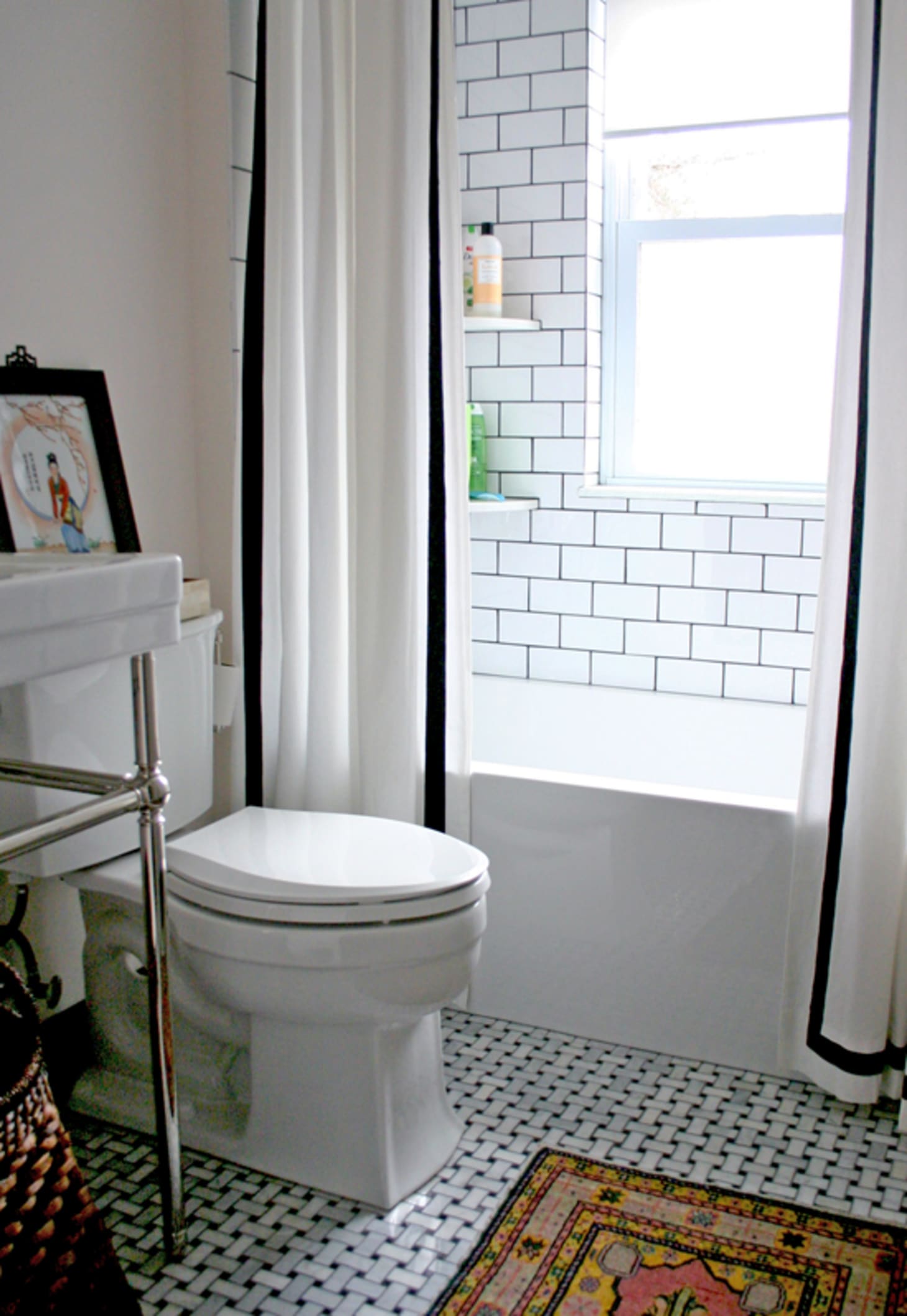 8 Stylish Solutions for Ugly Rental Bathrooms Apartment Therapy