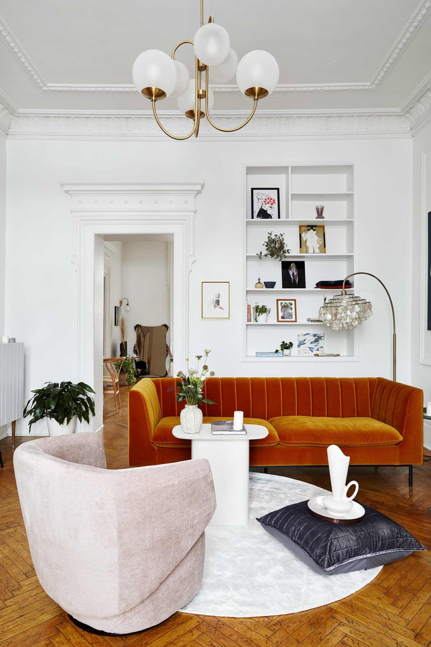 Maximal Minimalism Combines the Best of Both Styles Apartment Therapy