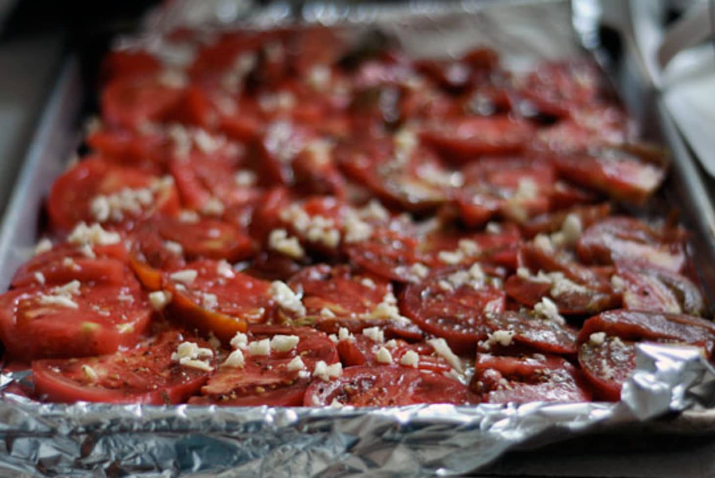 Easy Recipe: Roasted Tomato Sauce with Garlic | Kitchn