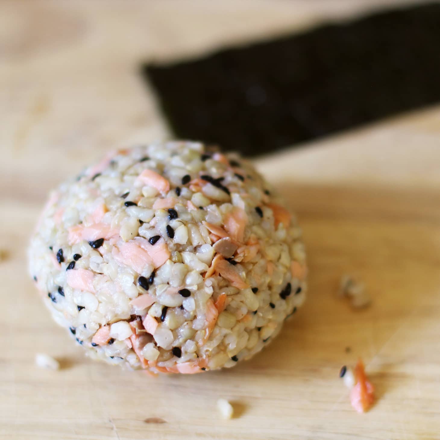 Recipe Salmon and Black Sesame Onigiri (Japanese Rice Balls) Kitchn