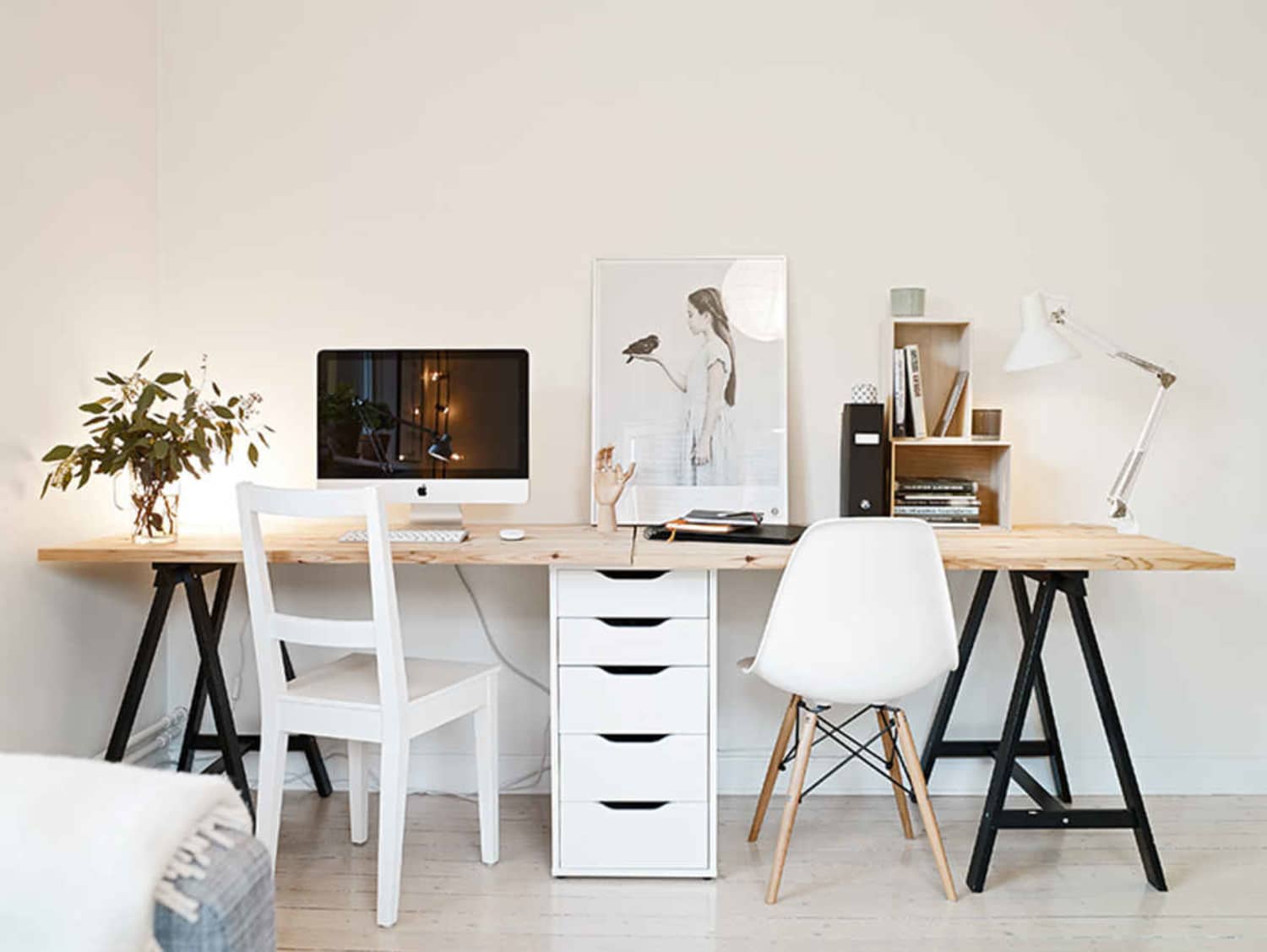 DIY Desks You Can Make In Less Than a Minute (Seriously!) Apartment