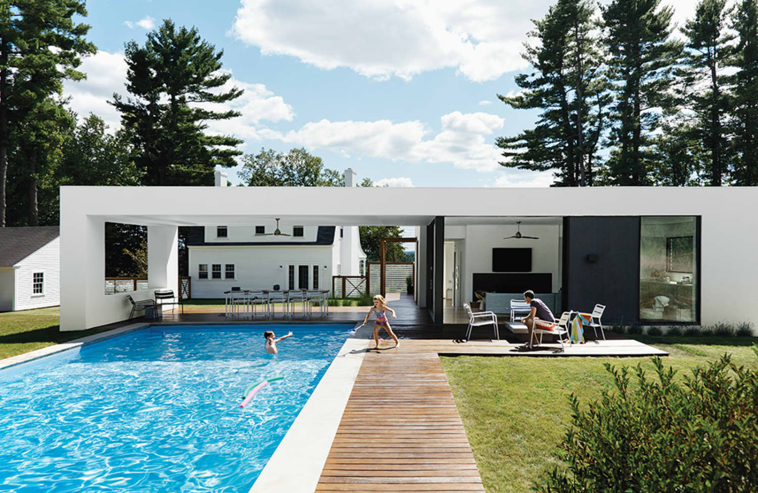 The 1,000SquareFoot Modern Pool House That’s Actually Just My Dream House Apartment Therapy