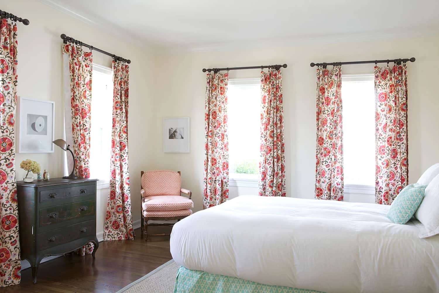 One Room, Many Windows? Pro Tips for Choosing Window Treatments