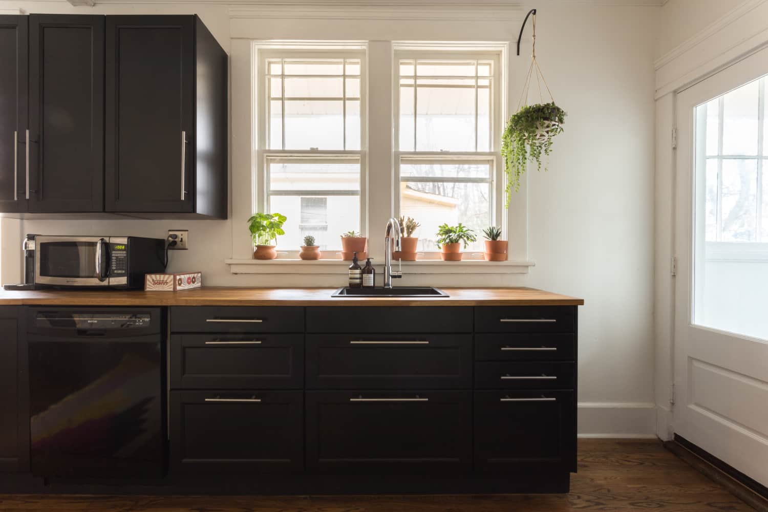 We Have A Couple of Questions About Black Kitchen Sinks ...