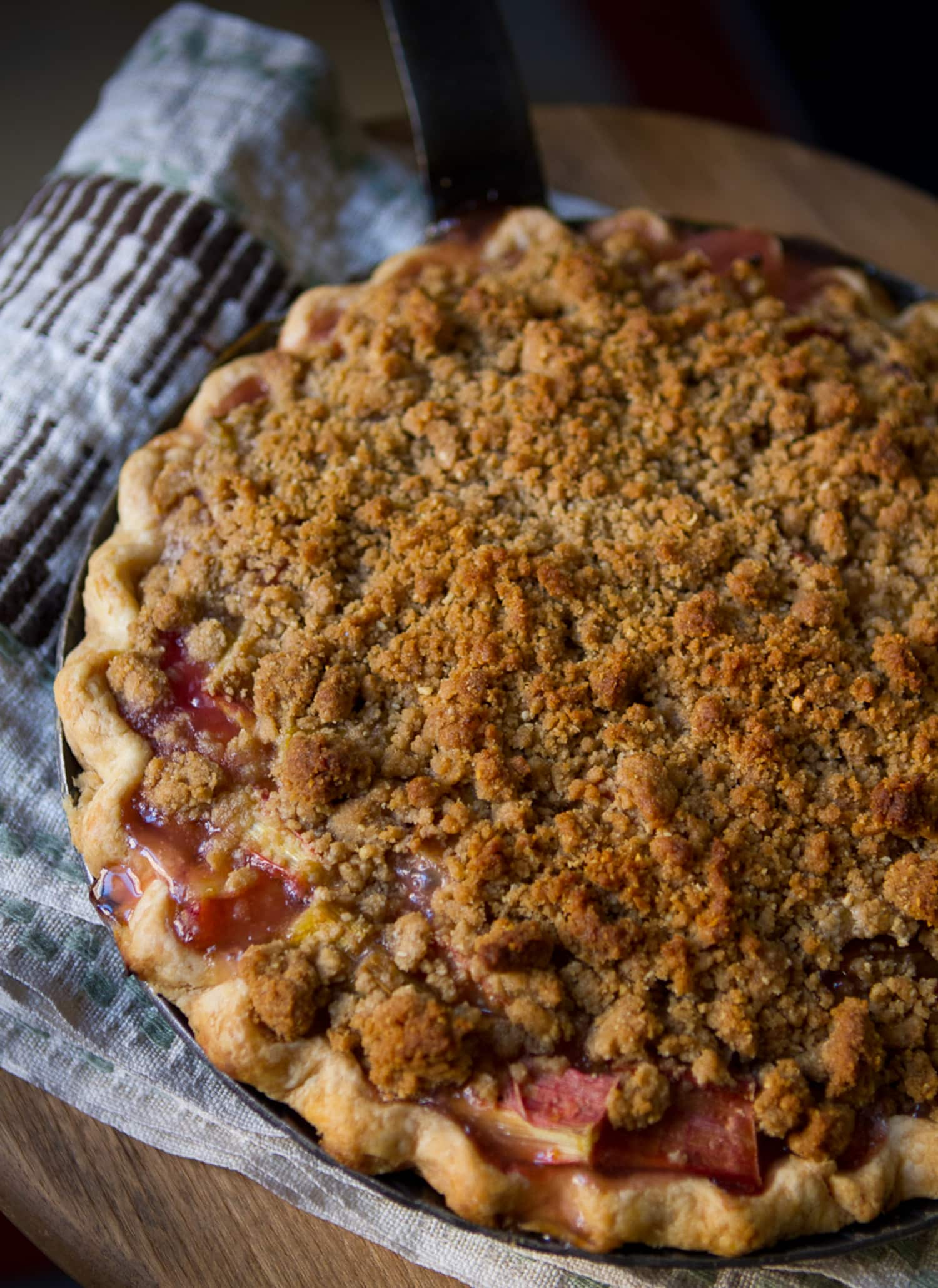 Spring Recipe Rhubarb Crumble Pie Kitchn 