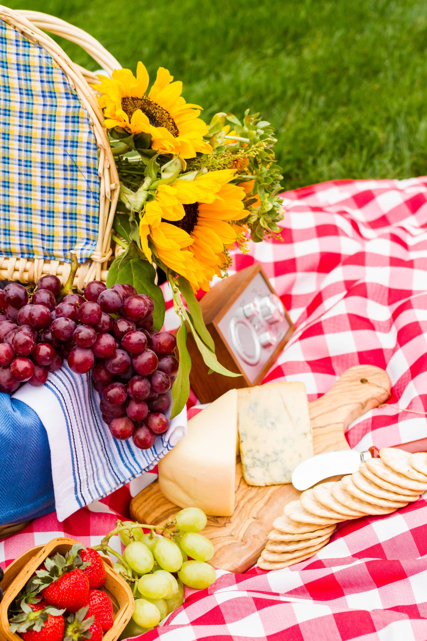 How to keep food warm at a picnic