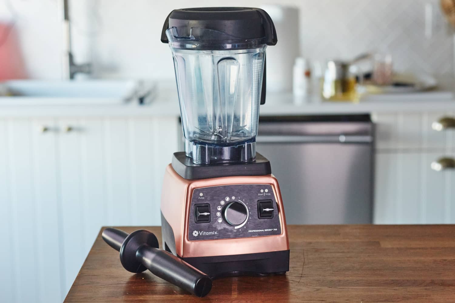 Vitamix Blendtec Blender Pros Cons Kitchn