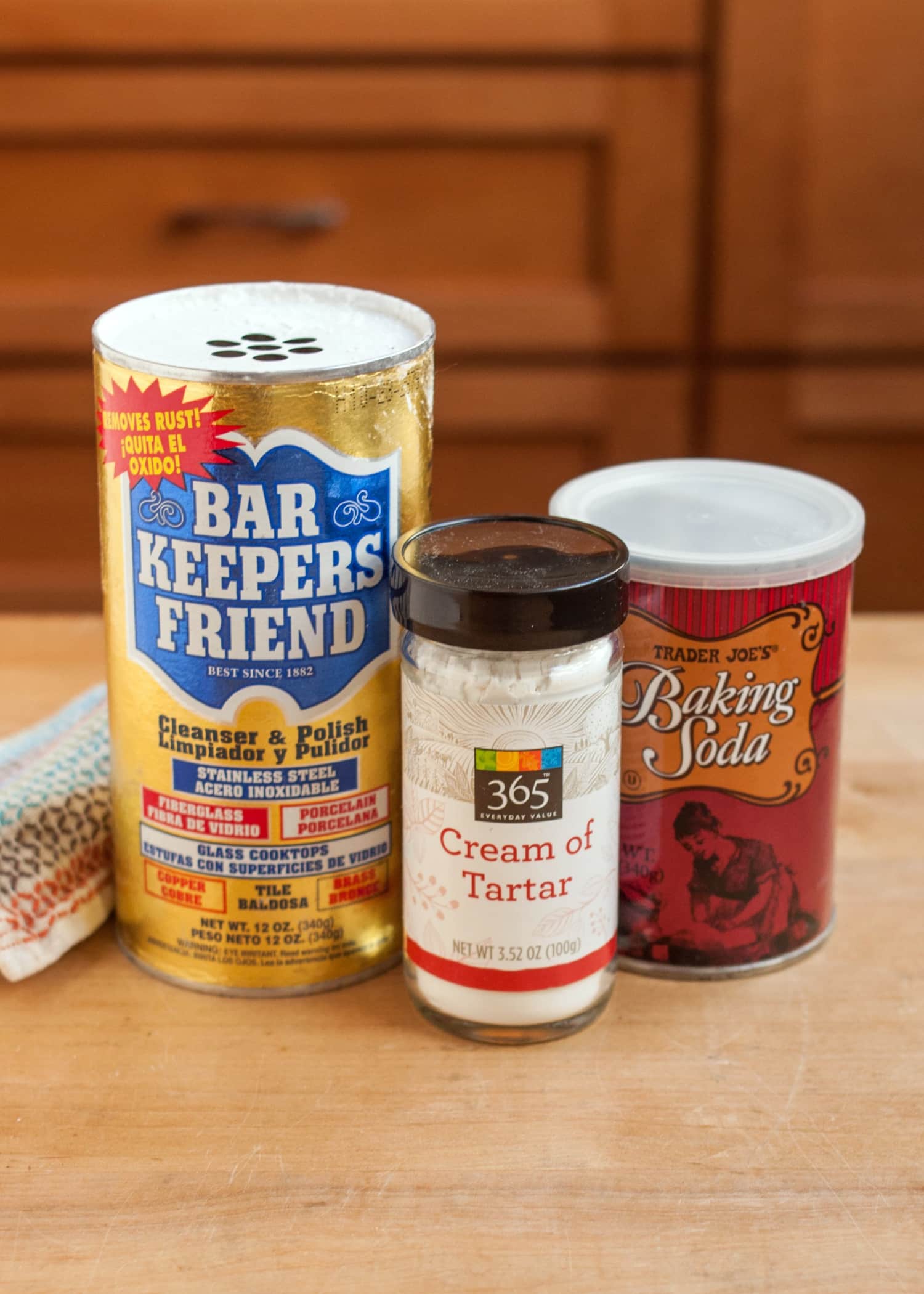 The Best Way to Remove Scuff Marks from White Dishes Kitchn