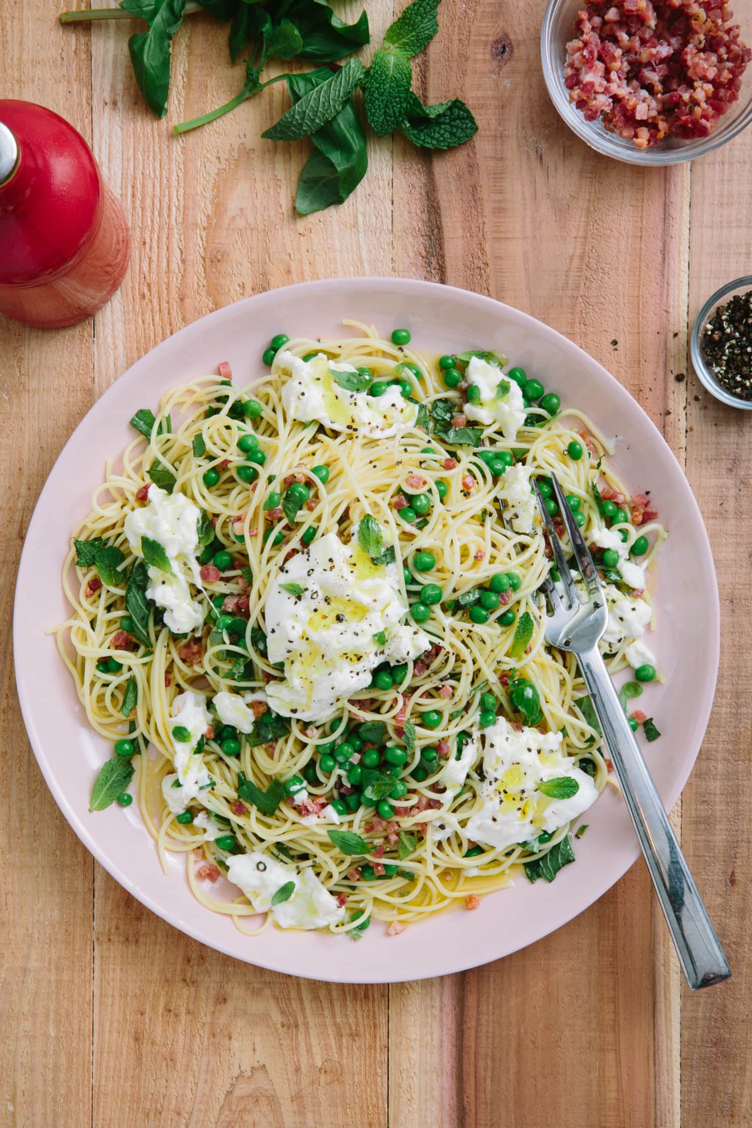 Recipe Spaghetti with Crispy Pancetta, Peas, and Burrata Kitchn