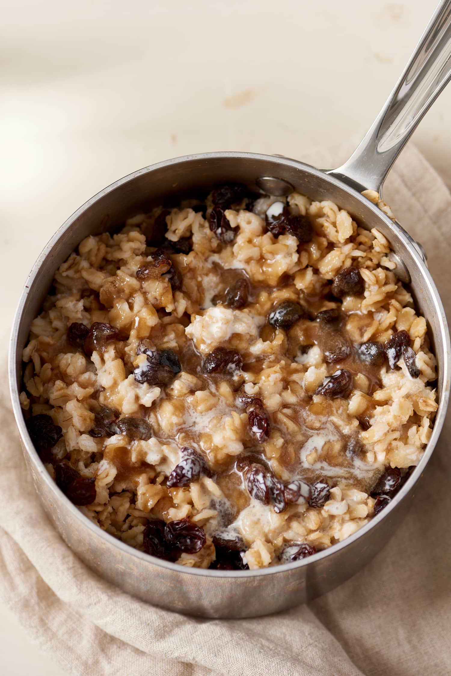 How To Make Oatmeal on the Stovetop: The Simplest, Easiest ...