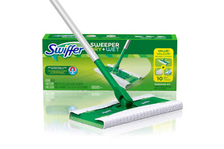 产品形象:Swiffer Sweeper Dry + Wet Starter Kit