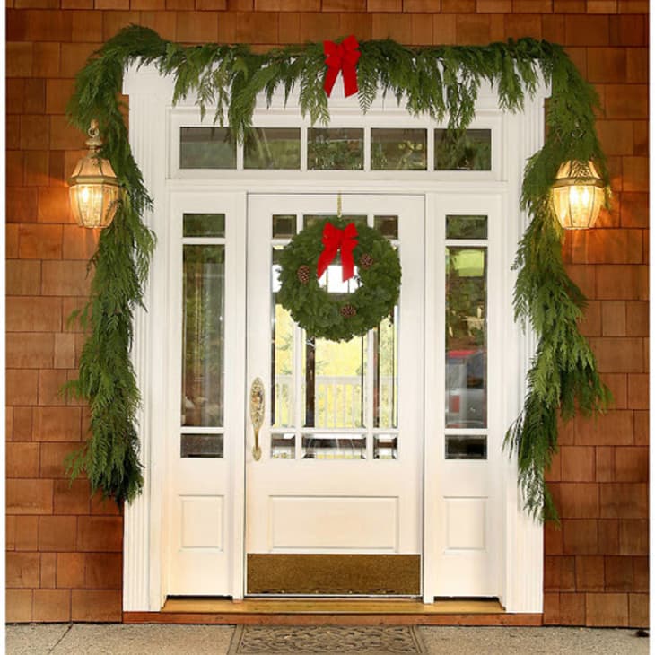 Fresh Christmas Garland Home Decor Idea | Apartment Therapy