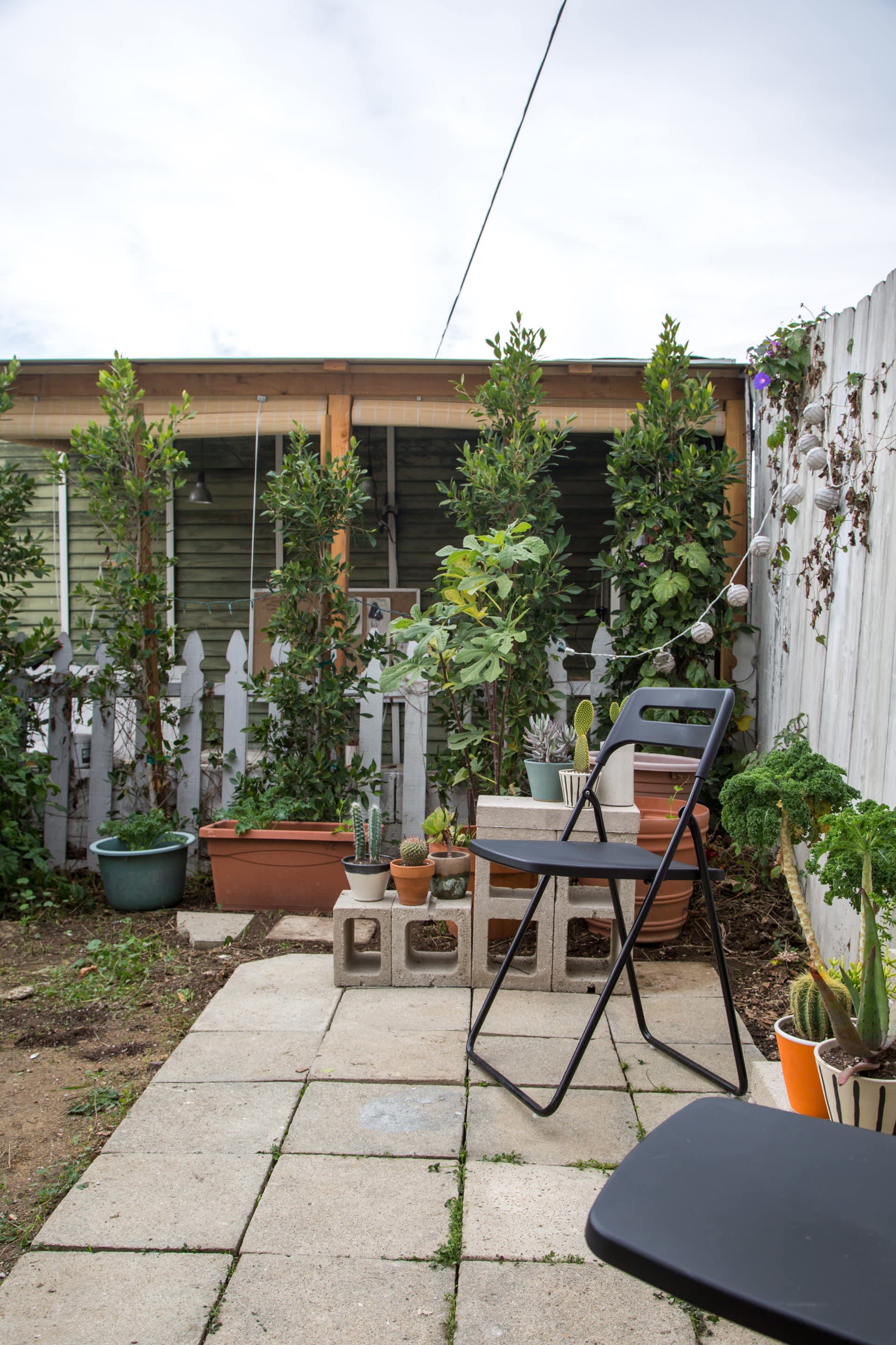 House Tour A Stylish Home Art Studio In Silver Lake Apartment