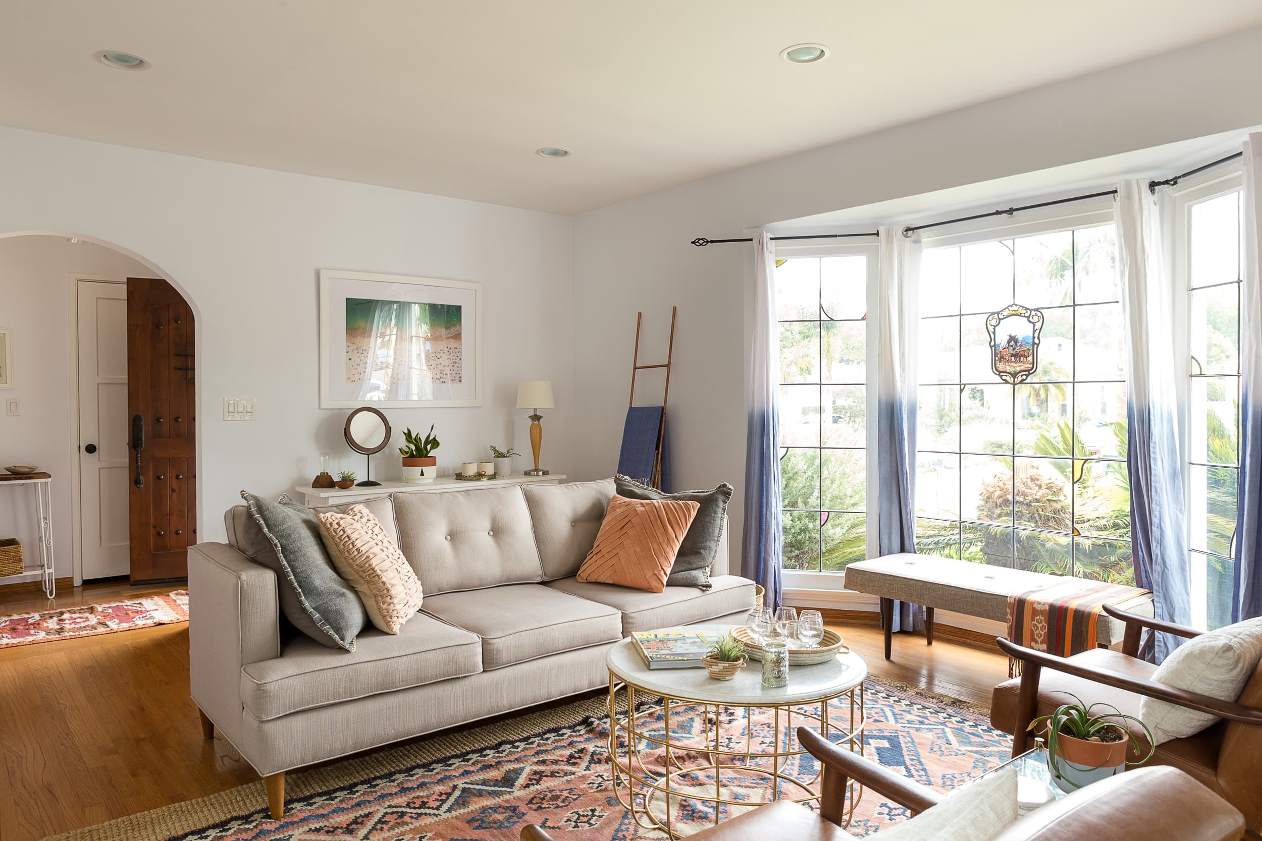 House Tour A Globally Inspired California Bungalow Apartment