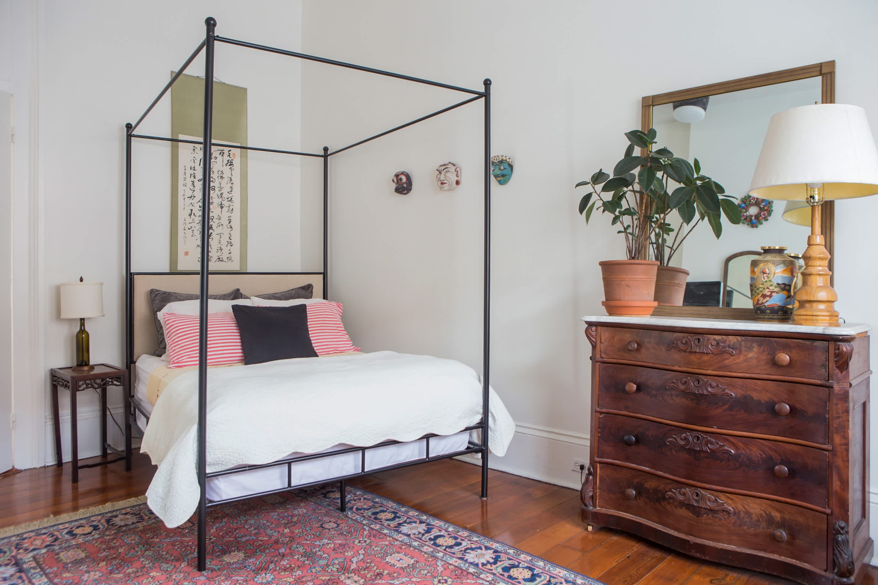 House Tour A Renovated Former New Orleans Speakeasy Apartment Therapy