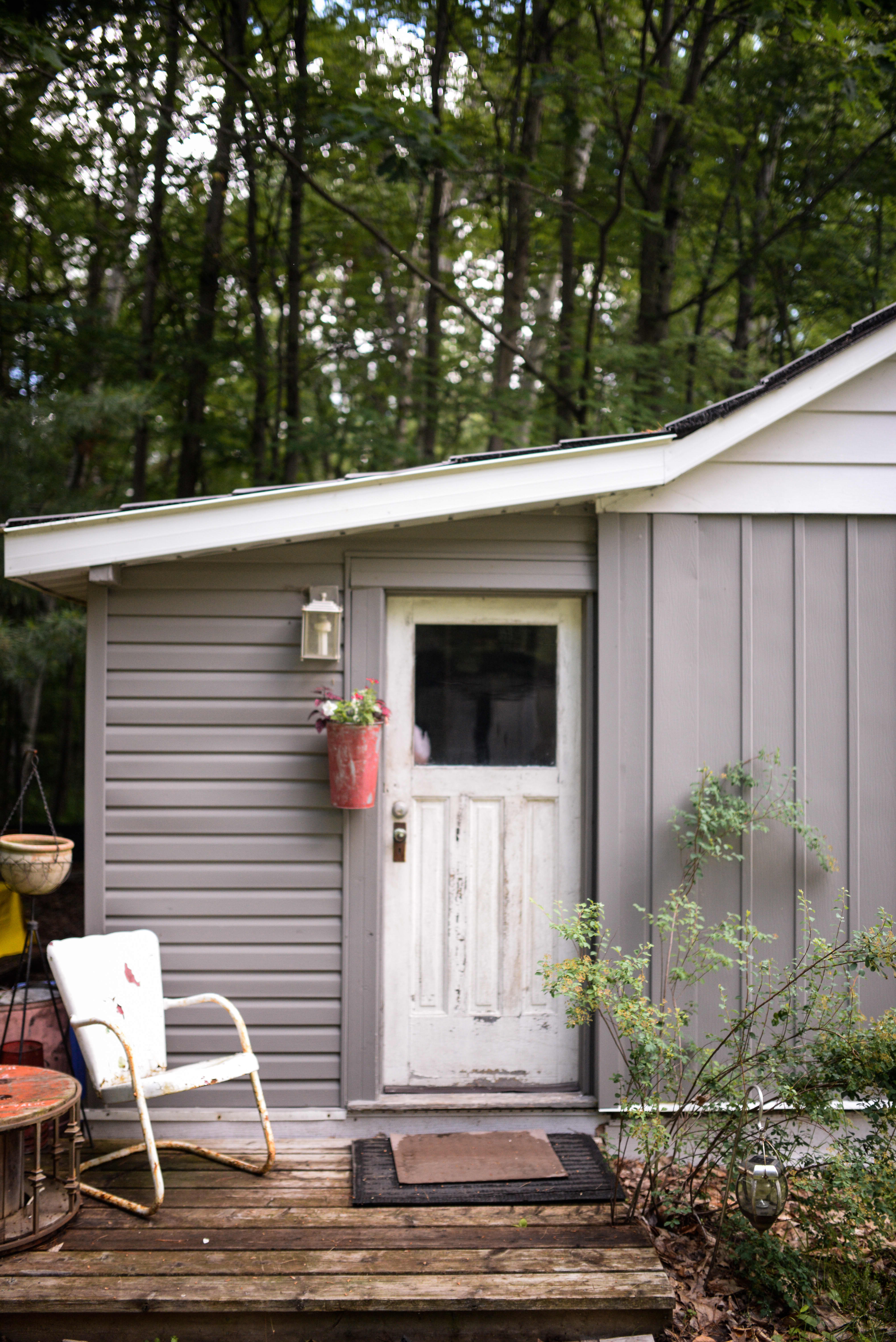 House Tour A Mid Century Cottage Filled With Vintage Collectibles