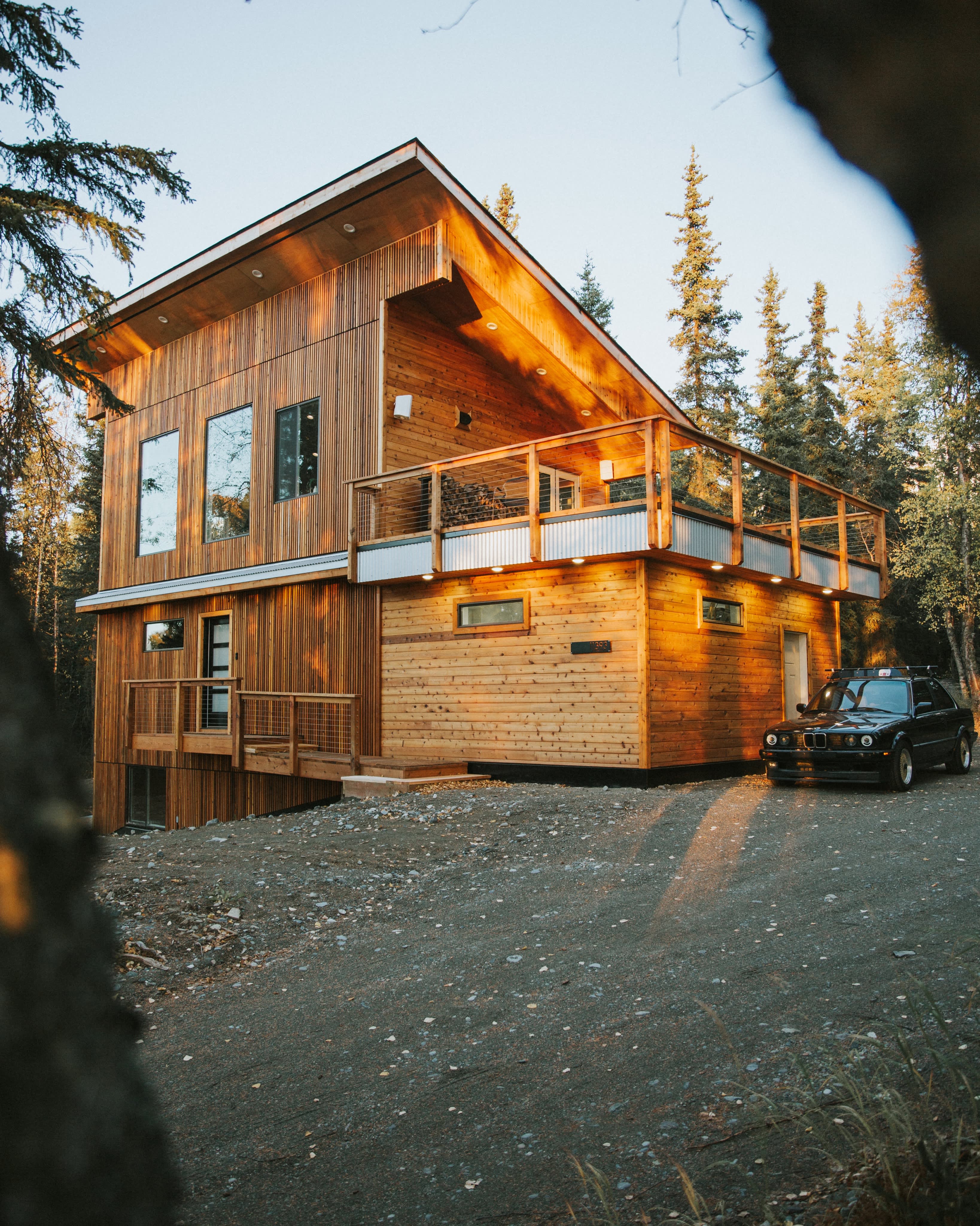 modern-design-inspiration-in-a-hand-built-alaska-house-apartment-therapy