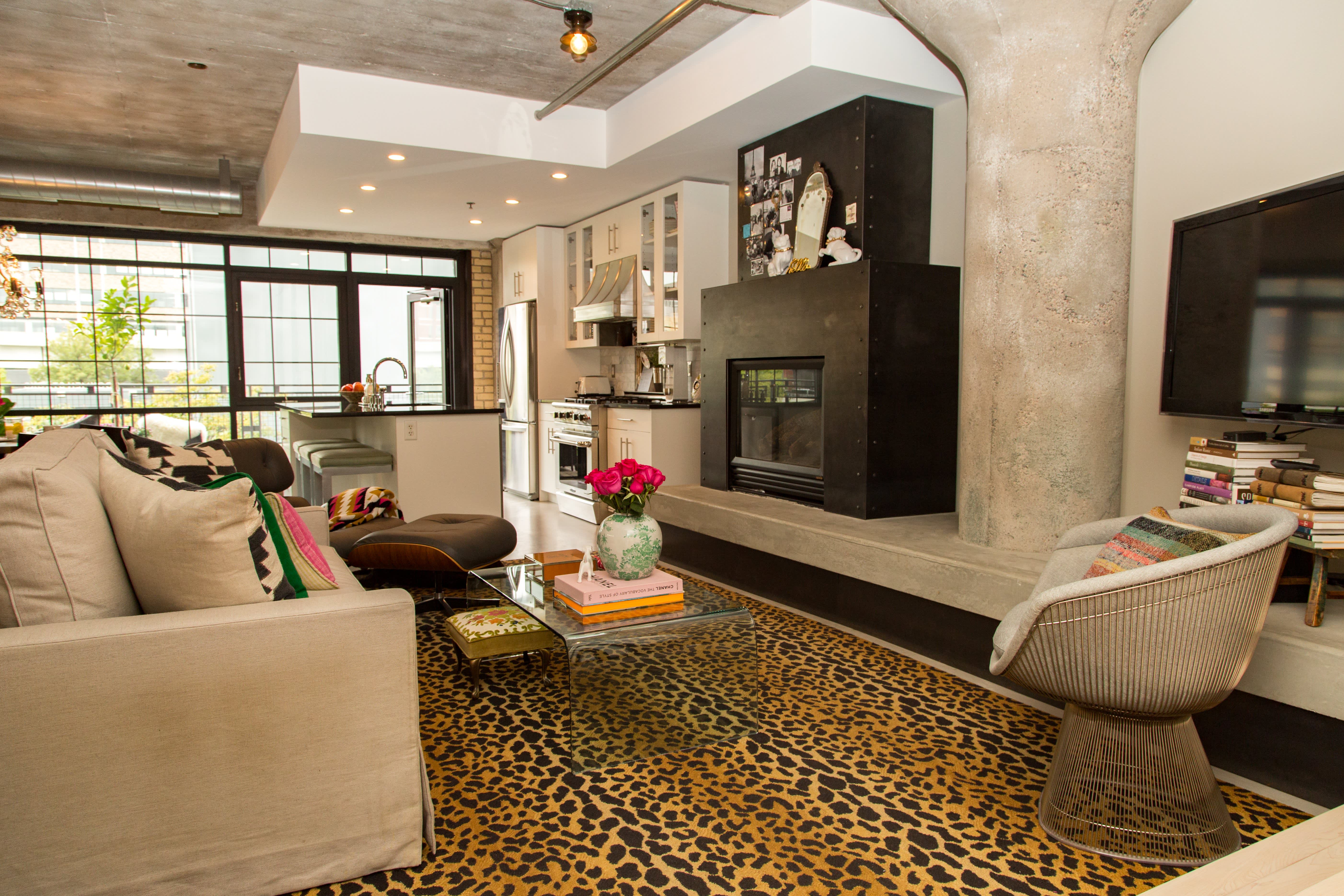 House Tour A Bold Downtown Minneapolis Warehouse Loft Apartment Therapy