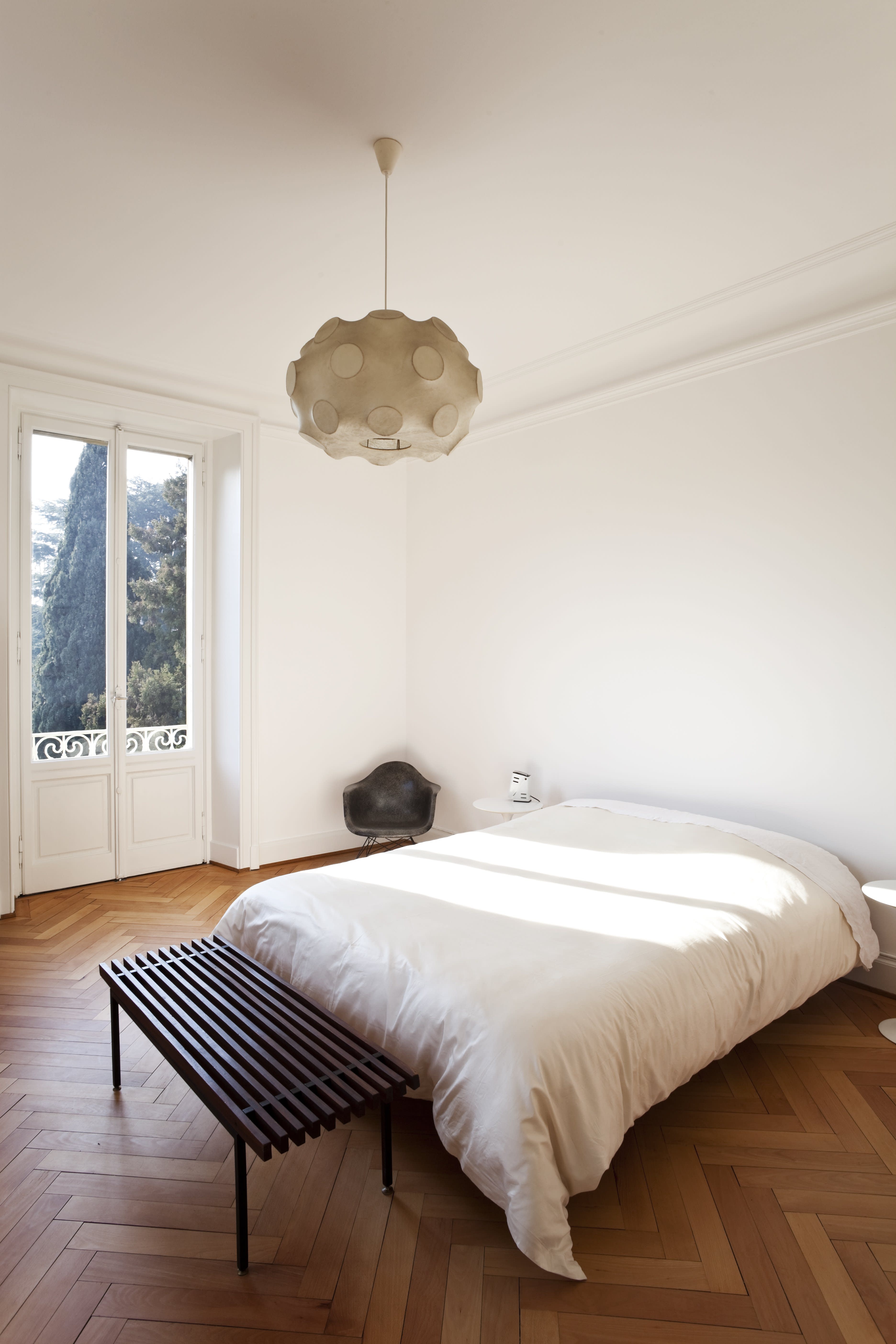 Minimalist Apartment Therapy Marie Kondo for Simple Design