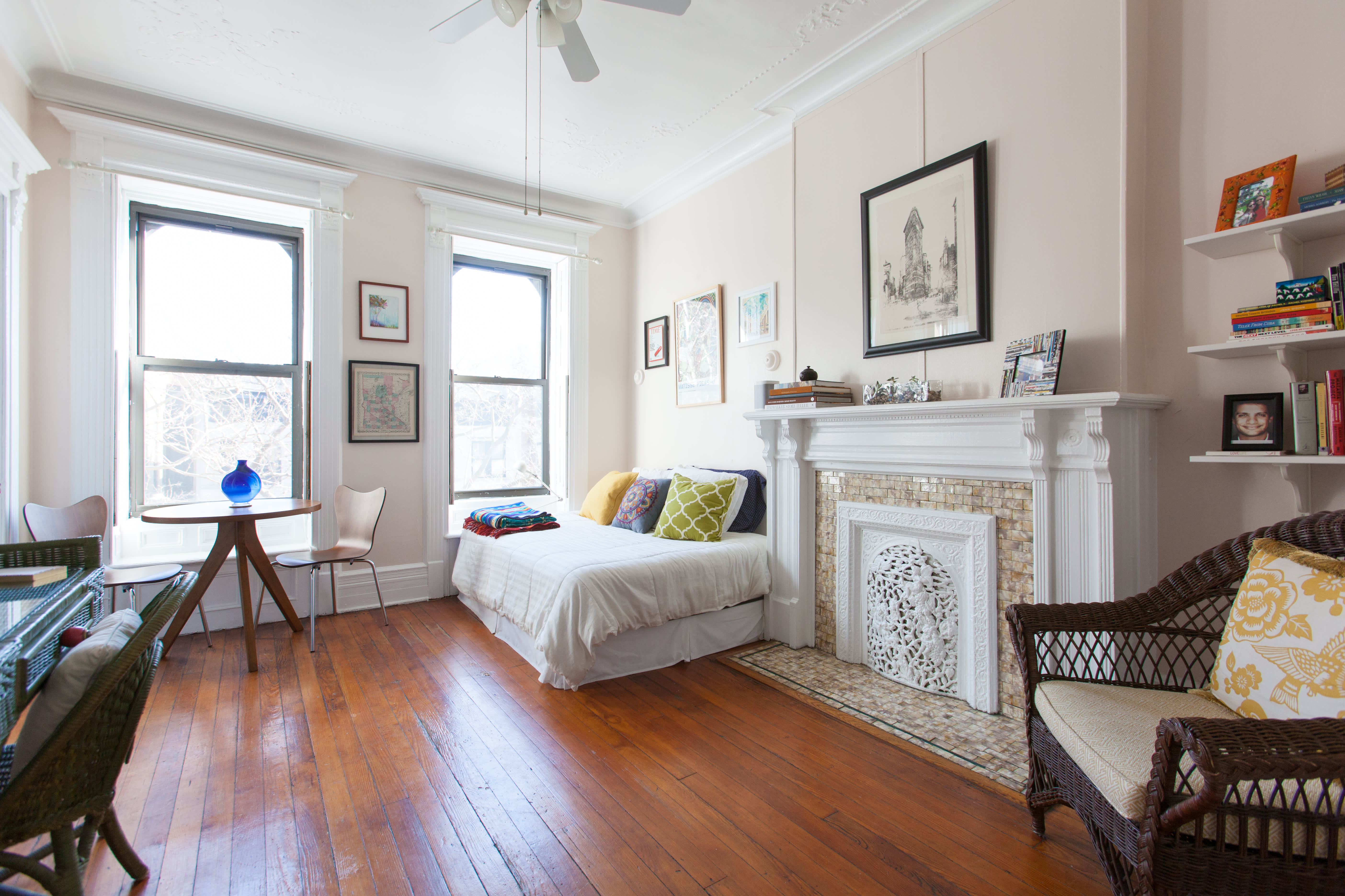 House Tour A Writer's 350 Square Foot Brooklyn Studio Apartment Therapy