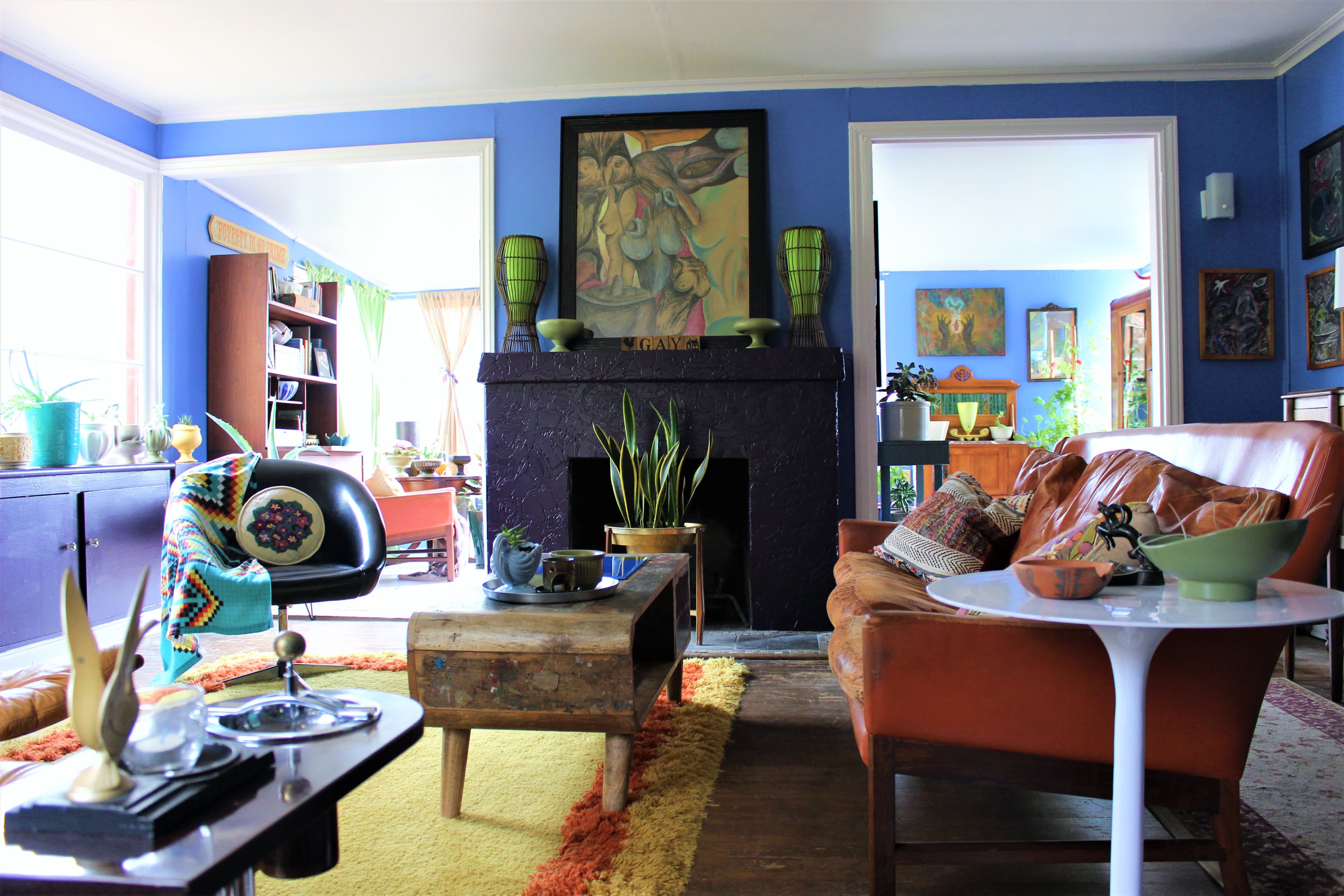 A Seattle Cottage, Lovingly Christened “Gay Gardens” Apartment Therapy