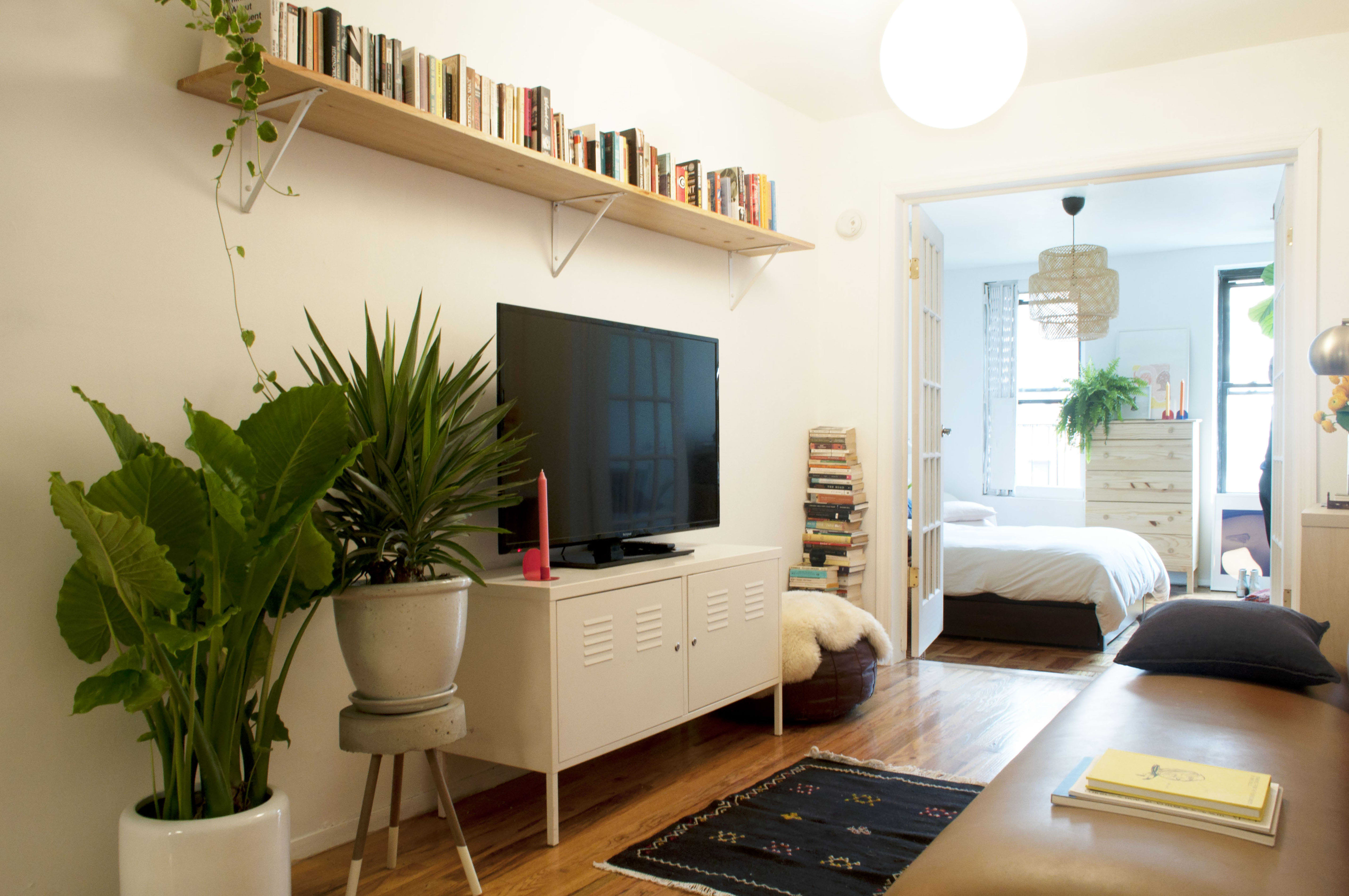 House Tour A Railroad Apartment in NYC Apartment Therapy