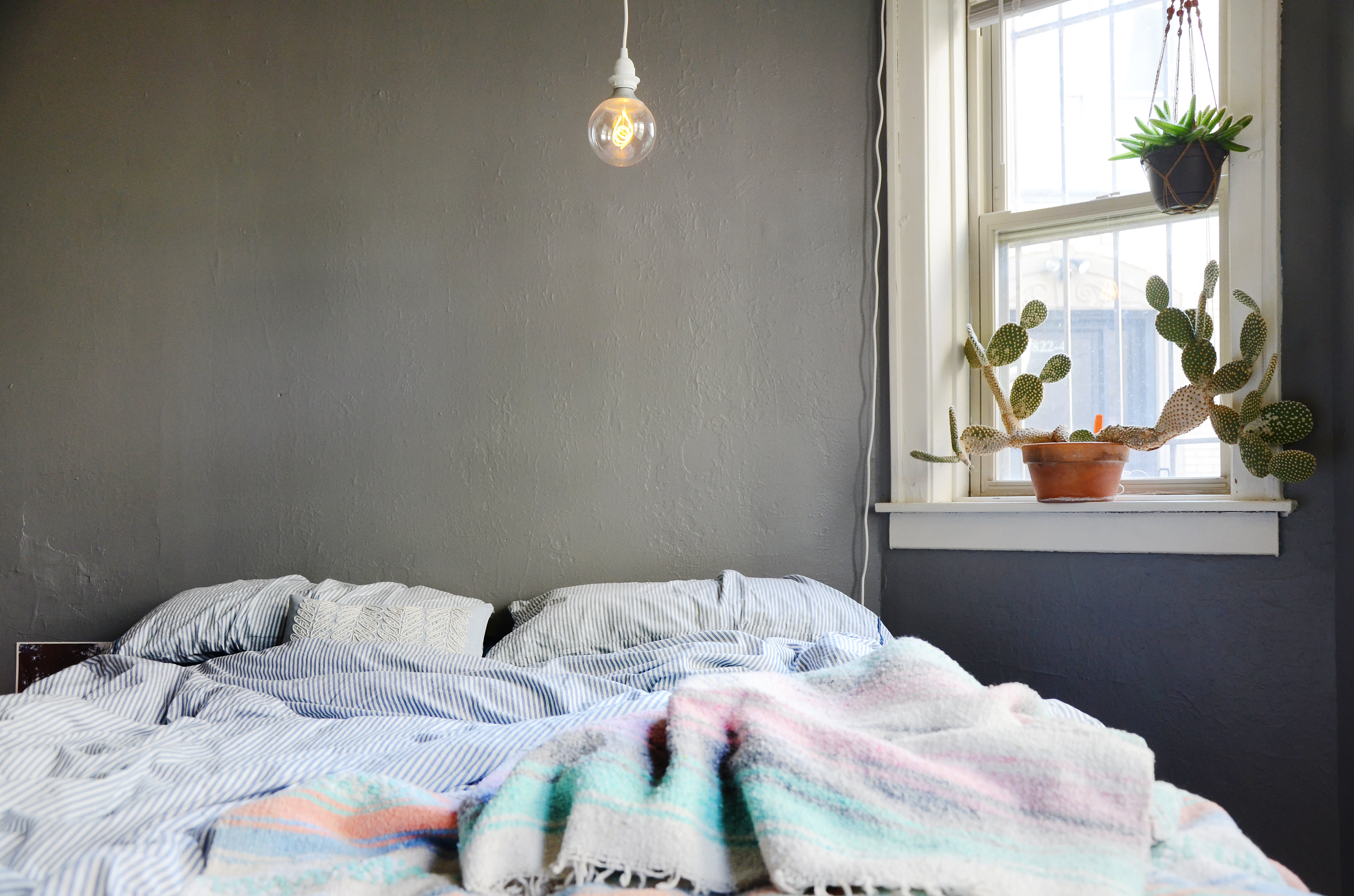 Tour a Chicago Garden Unit Filled with Vintage Finds Apartment Therapy