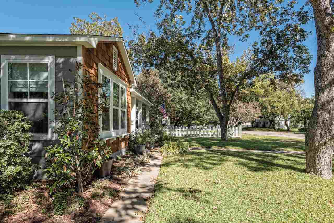 Fixer Upper House For Sale Waco Texas Photos Apartment Therapy