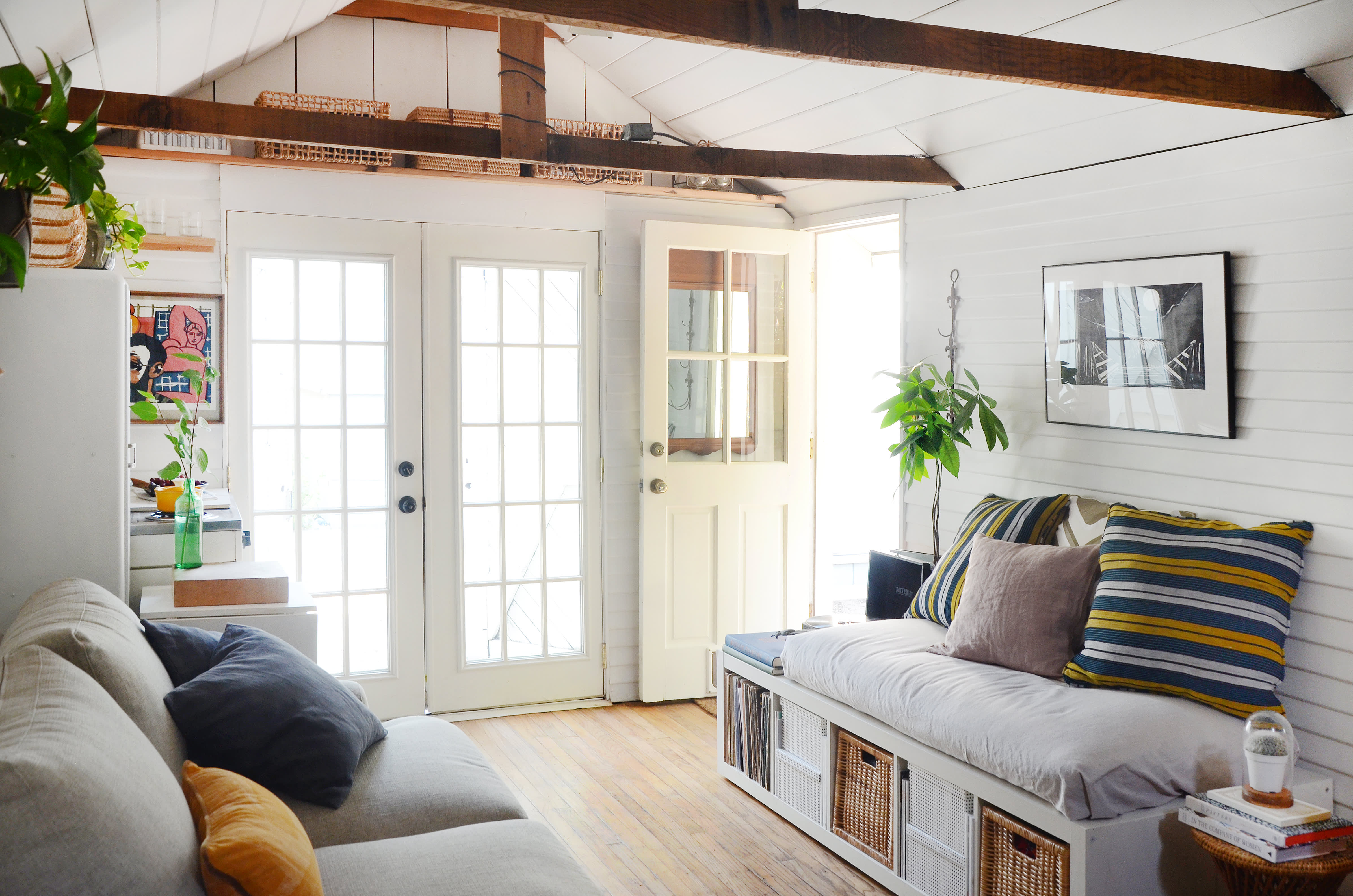 House Tour: A Garage Turned 200-Square-Foot Bungalow ...