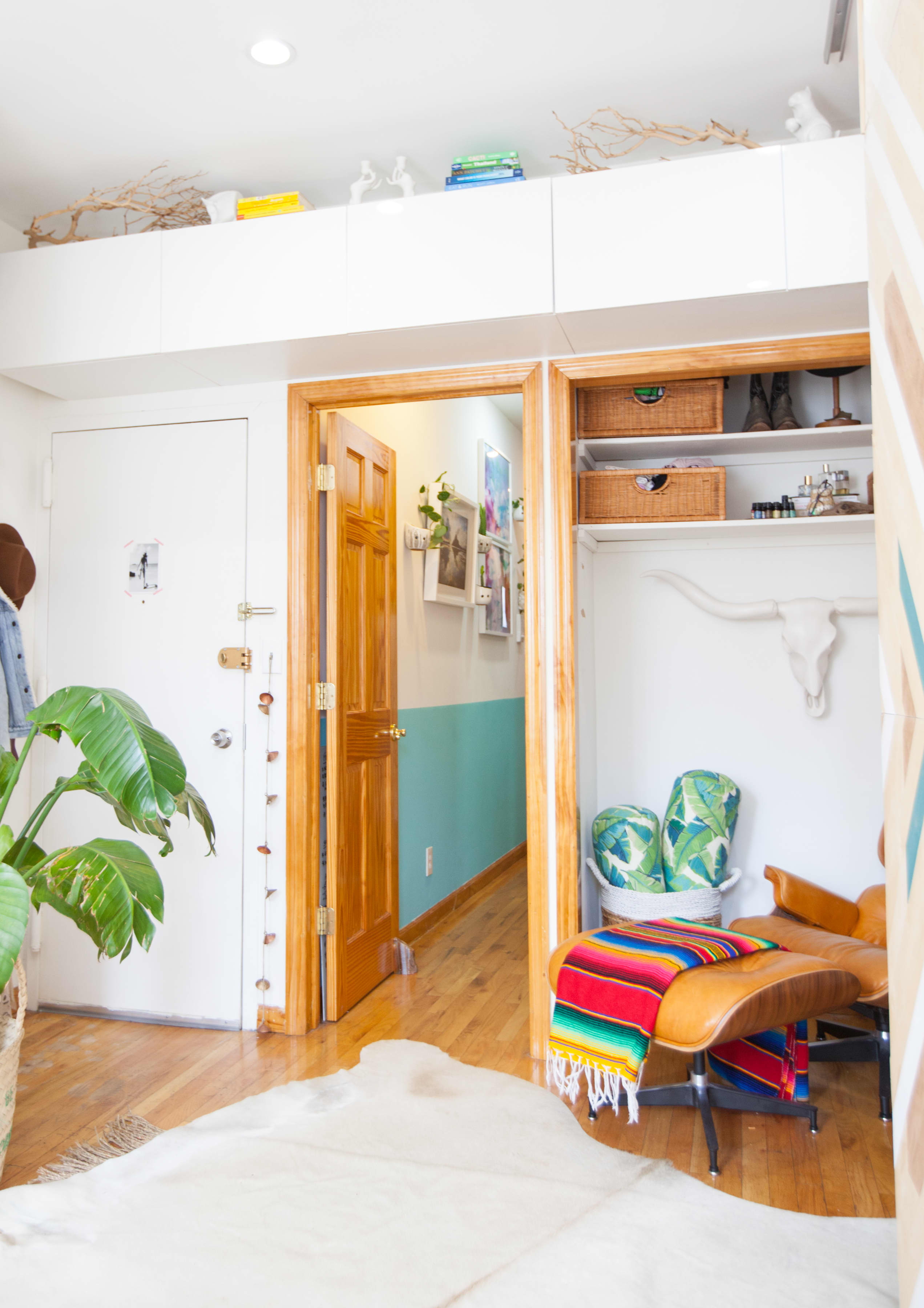 NYC Studio Tour: An Organized 280-Square-Foot Rental | Apartment Therapy