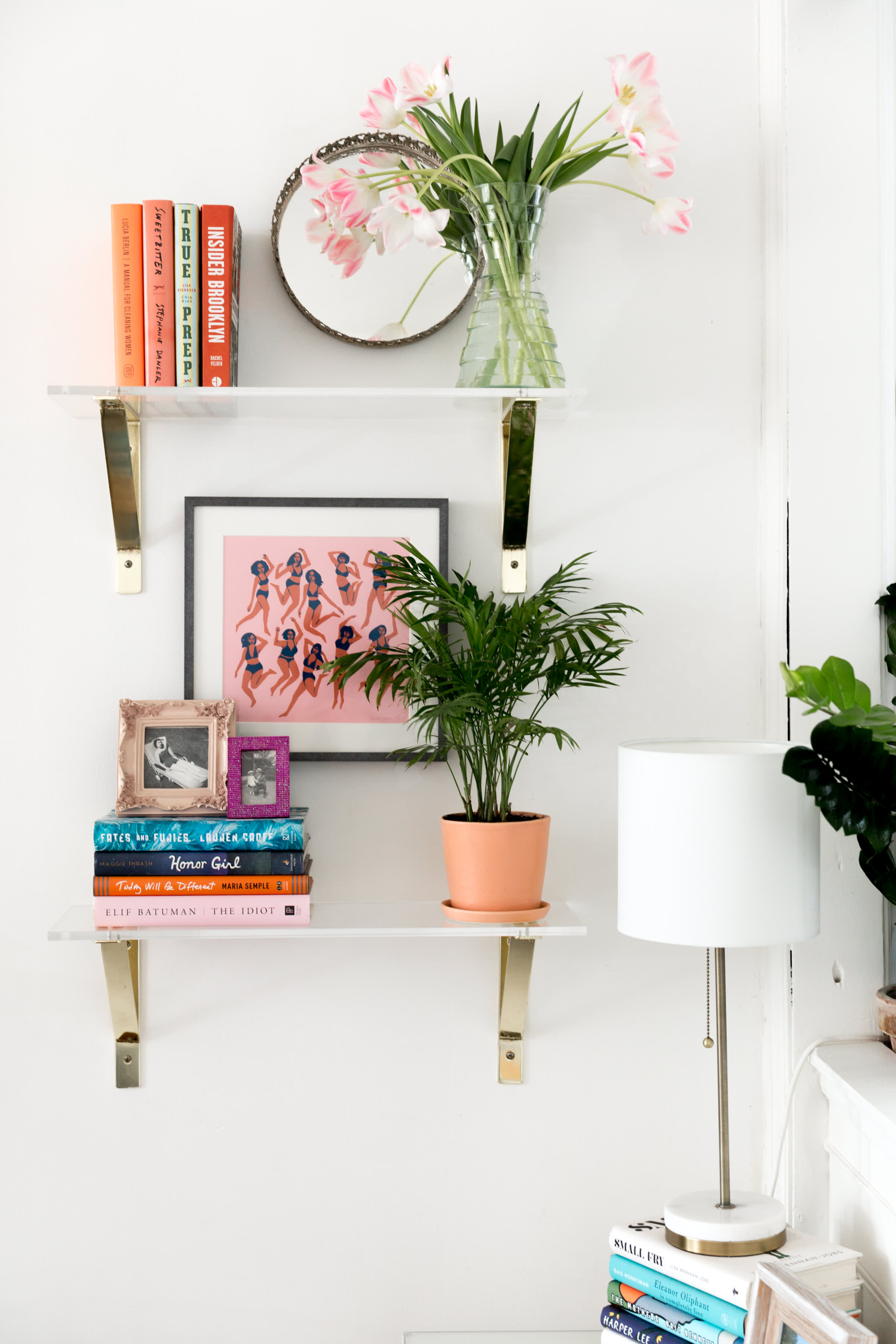 A Super Small 375 Square Foot Studio Is Masterfully Arranged a-super-small-375-square-foot-studio-is-masterfully-arranged
