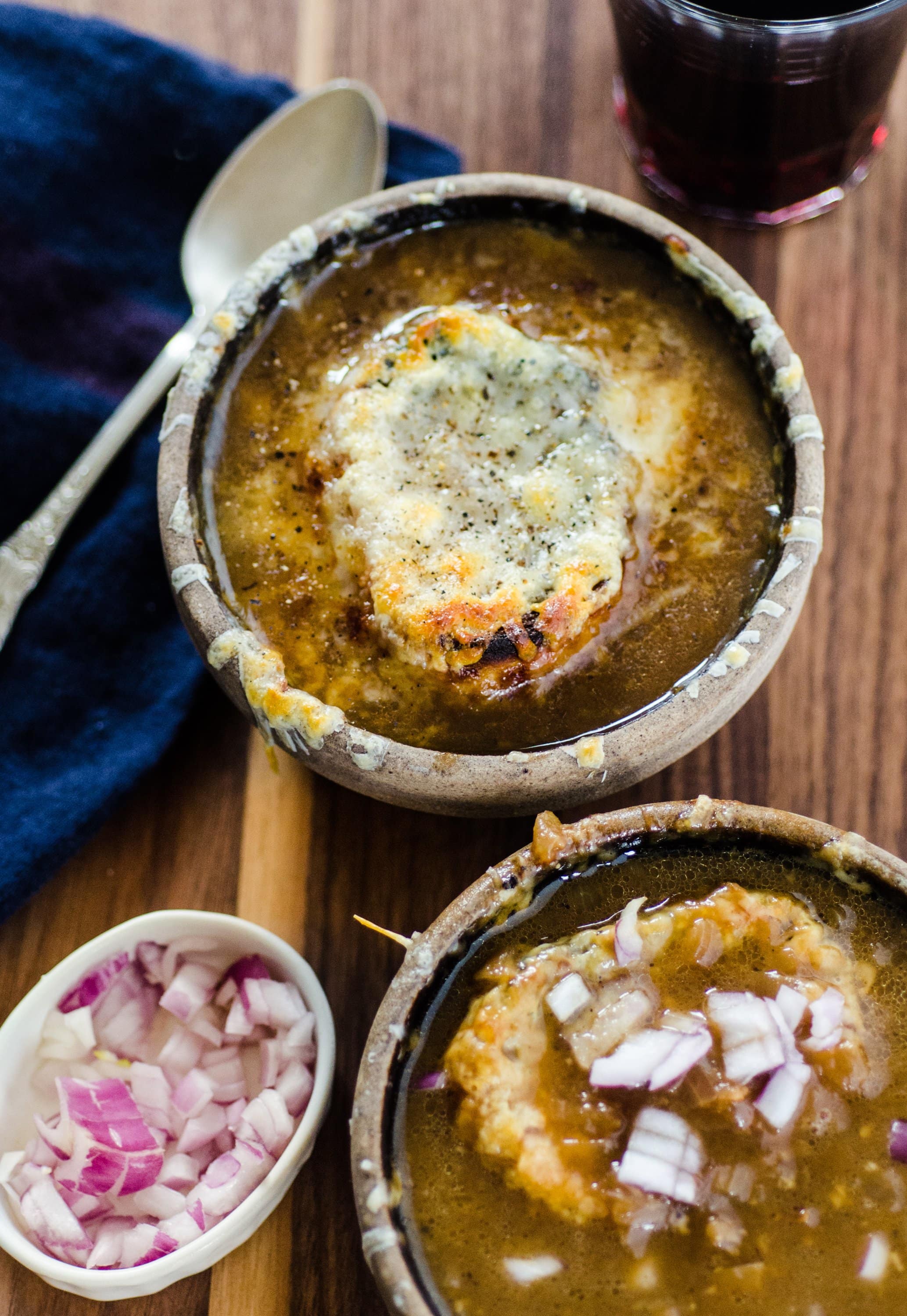 How To Make Campbell's French Onion Soup : Best Classic French Onion Soup - Once Upon a Chef / Toast the bread on both sides and rub the toast with the cut side of a garlic clove.