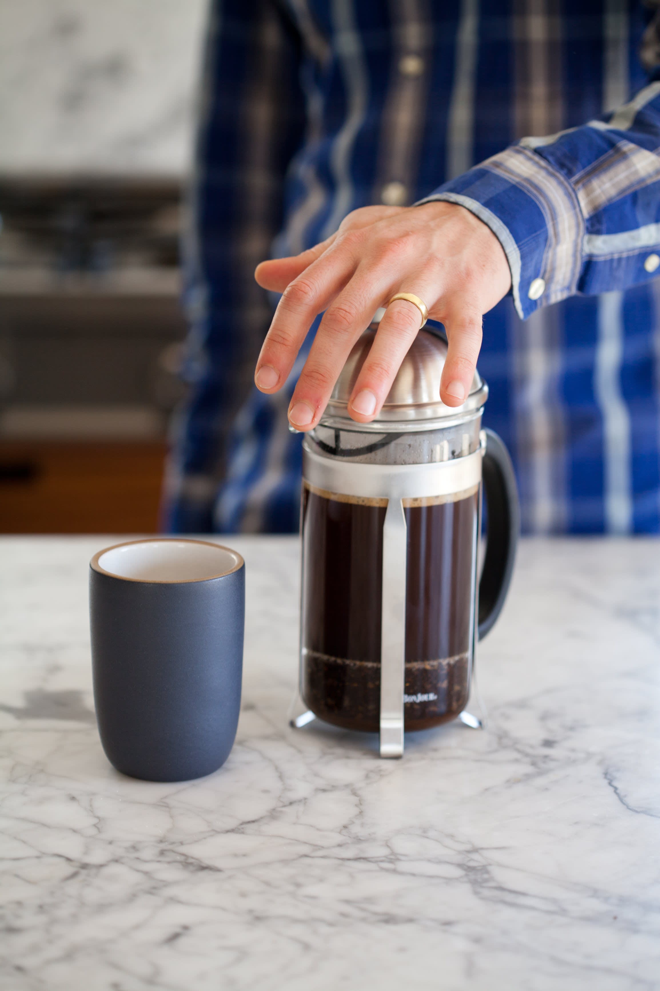 How To Make Coffee In A French Press / How to Make Coffee with an