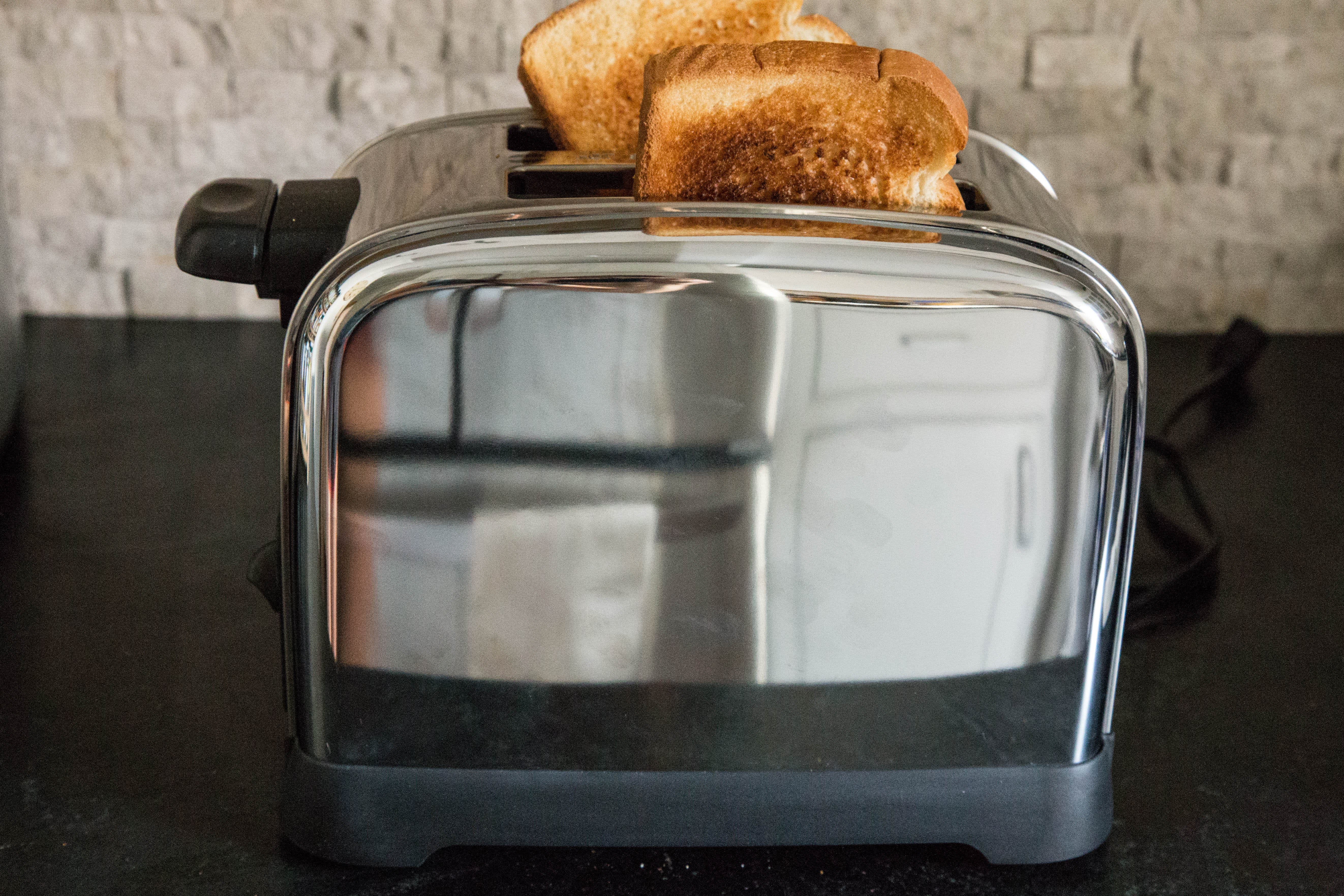 This Hamilton Beach Toaster Is All About LowandSlow Toasting Kitchn