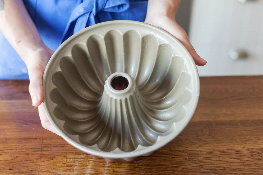 Can You Bake A Regular Cake In A Bundt Pan