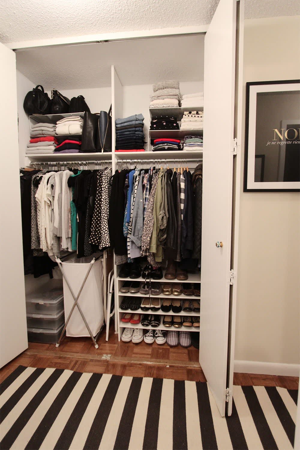 20 Smart Ways to Organize Your Bedroom Closet | Apartment ...
